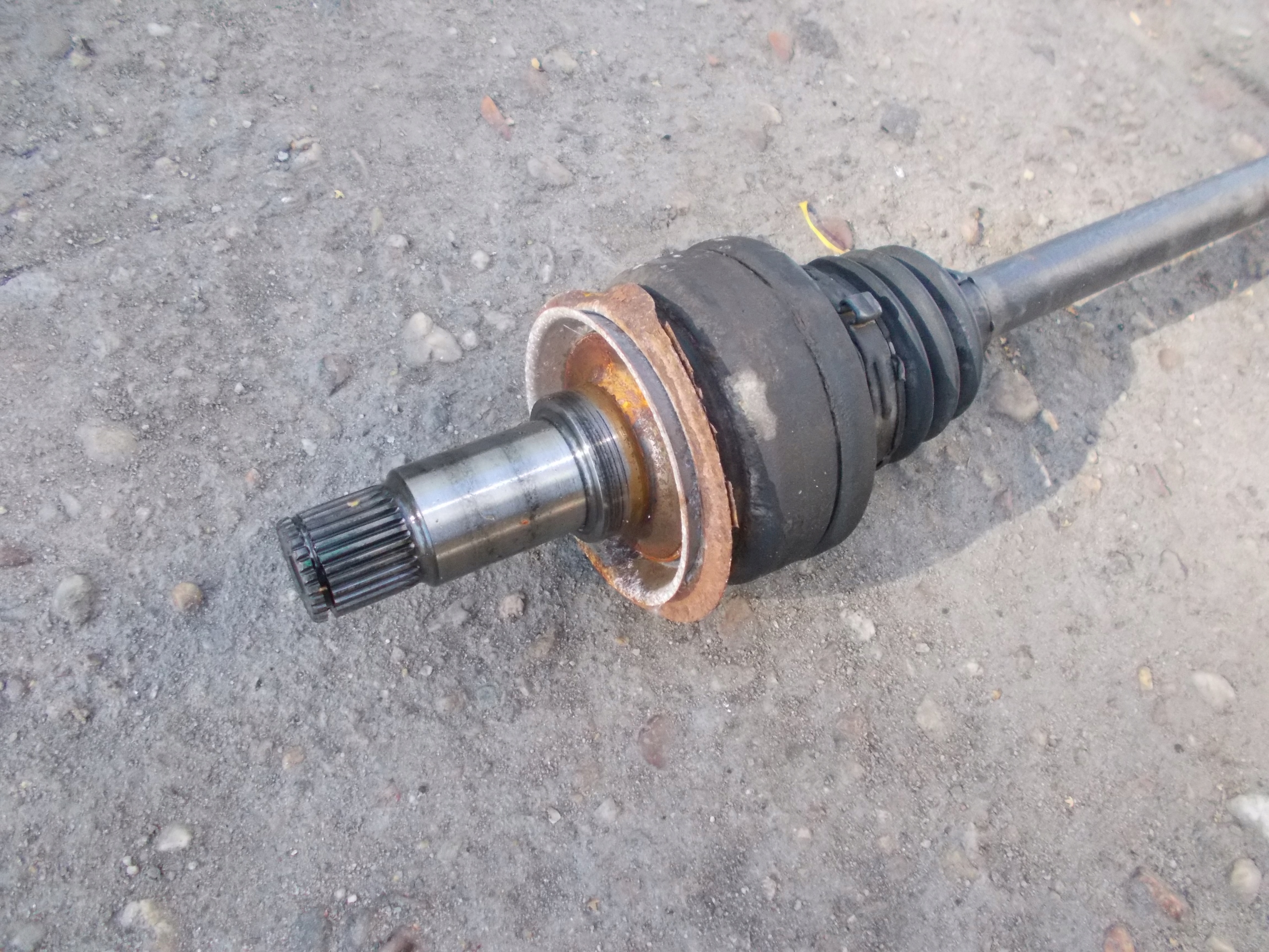 MERCEDES W204 2.2 CDI 11R semi-axis right / left rear part