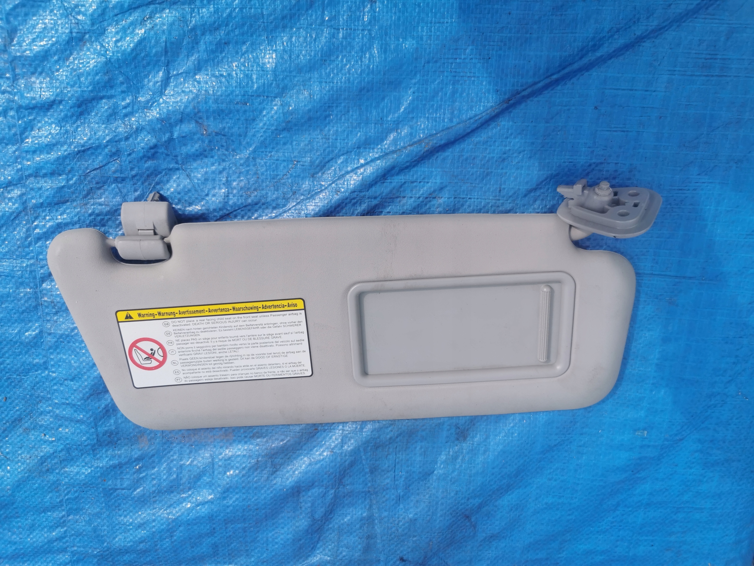 HYUNDAI I30 солнцезащитный козырек правый