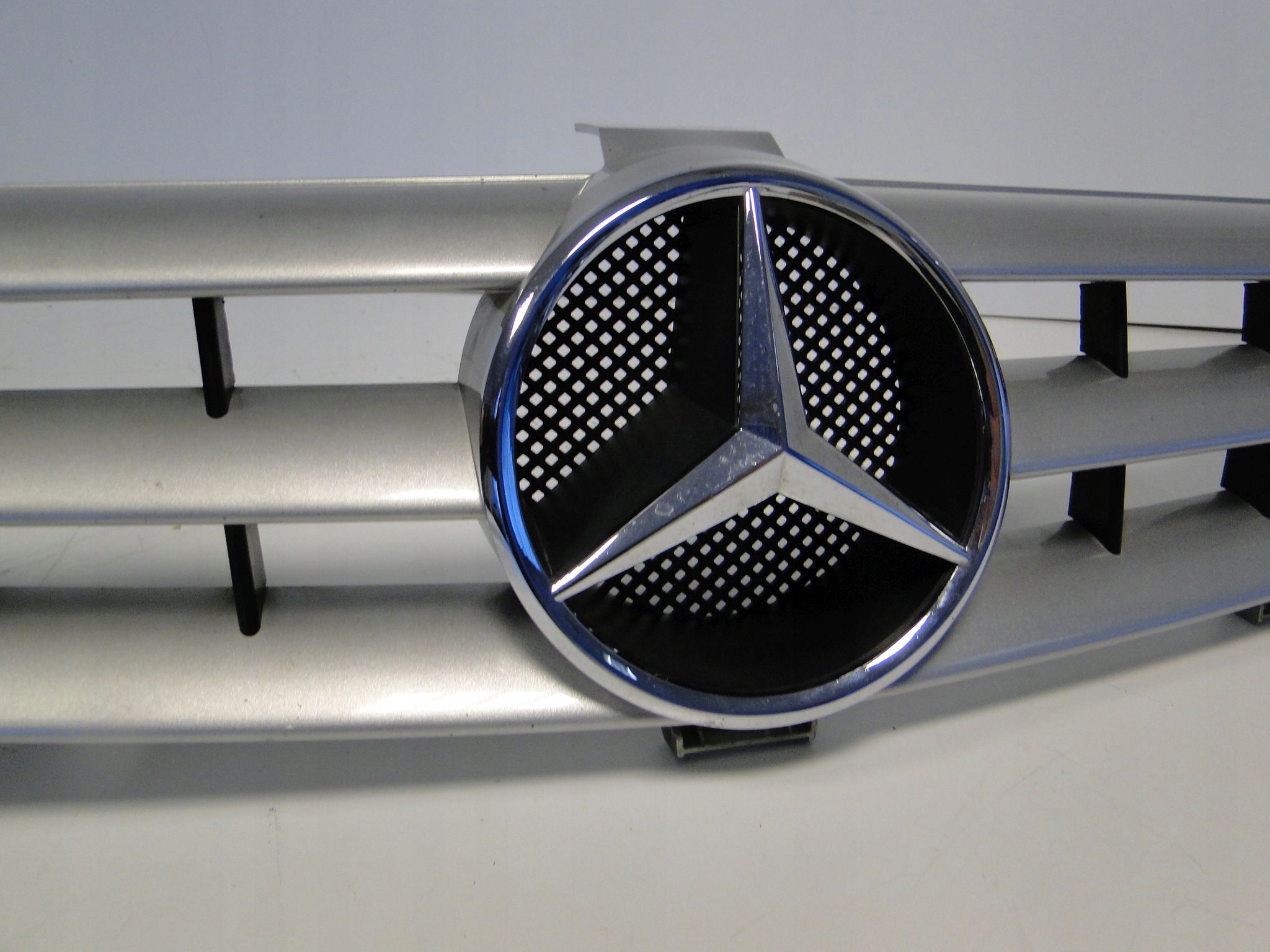MERCEDES CLS 219 W219 GRILL ATRAPA 55 63 AMG Typ samochodu Samochody osobowe