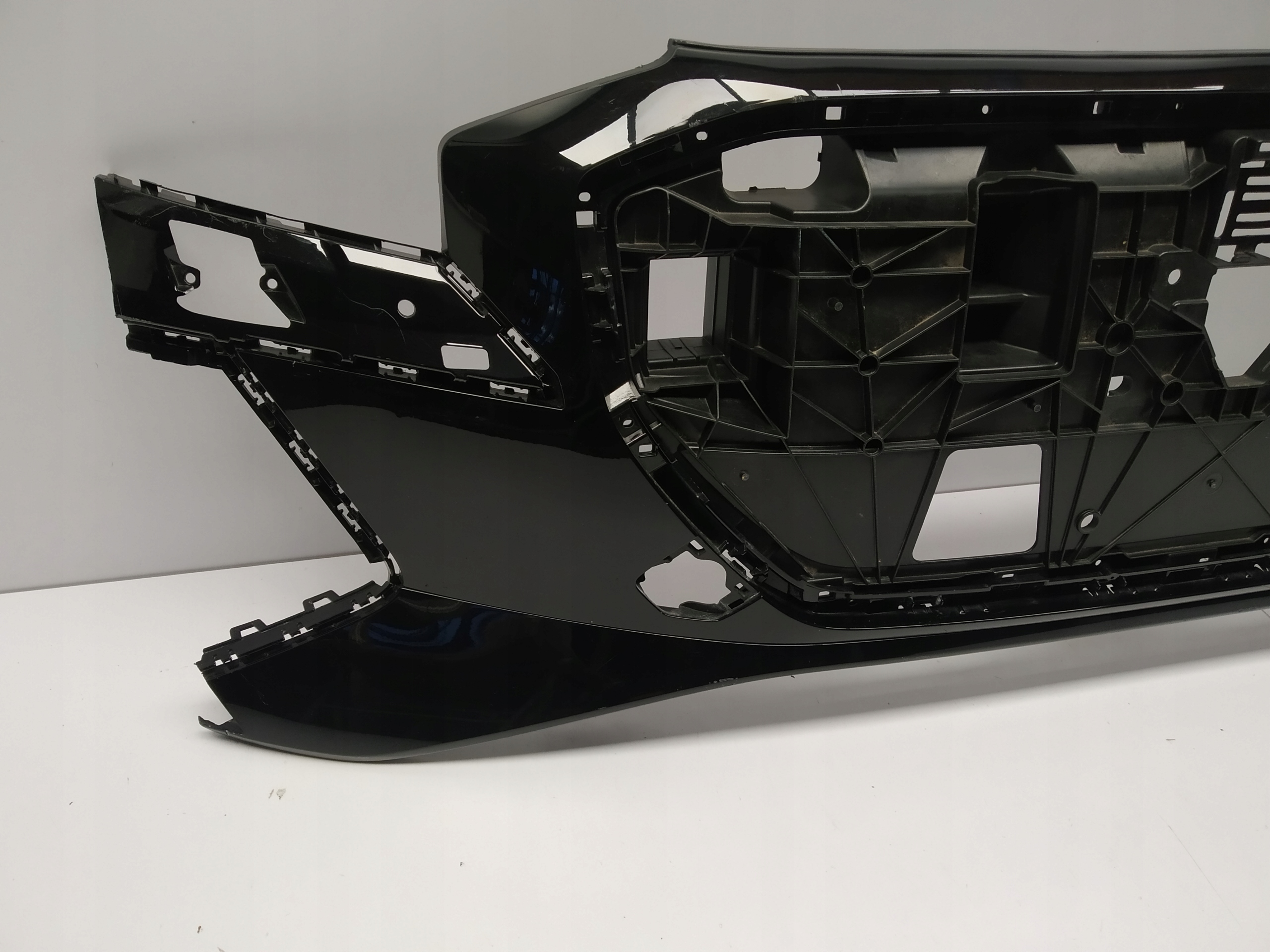 2021r + Audi Q4 E Tron frame grille pillar of a bumper front grill grille