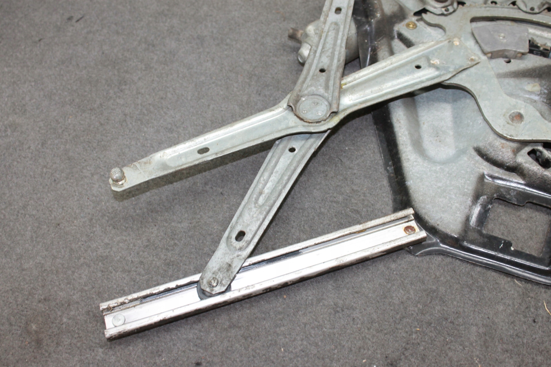 BMW E32 - Mécanisme Mécanisme essuie glaces Gauche Avant - 1938367