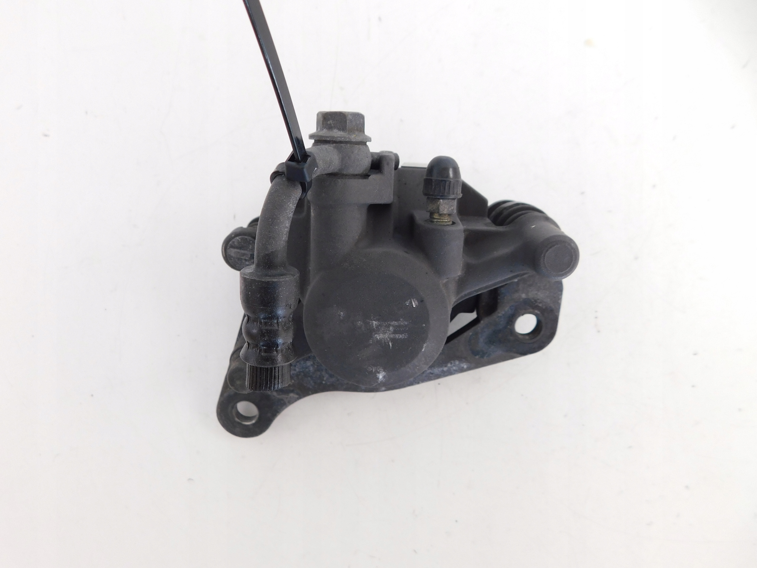 YAMAHA N-MAX 125 ZACISK HAMULCA TYŁ M1