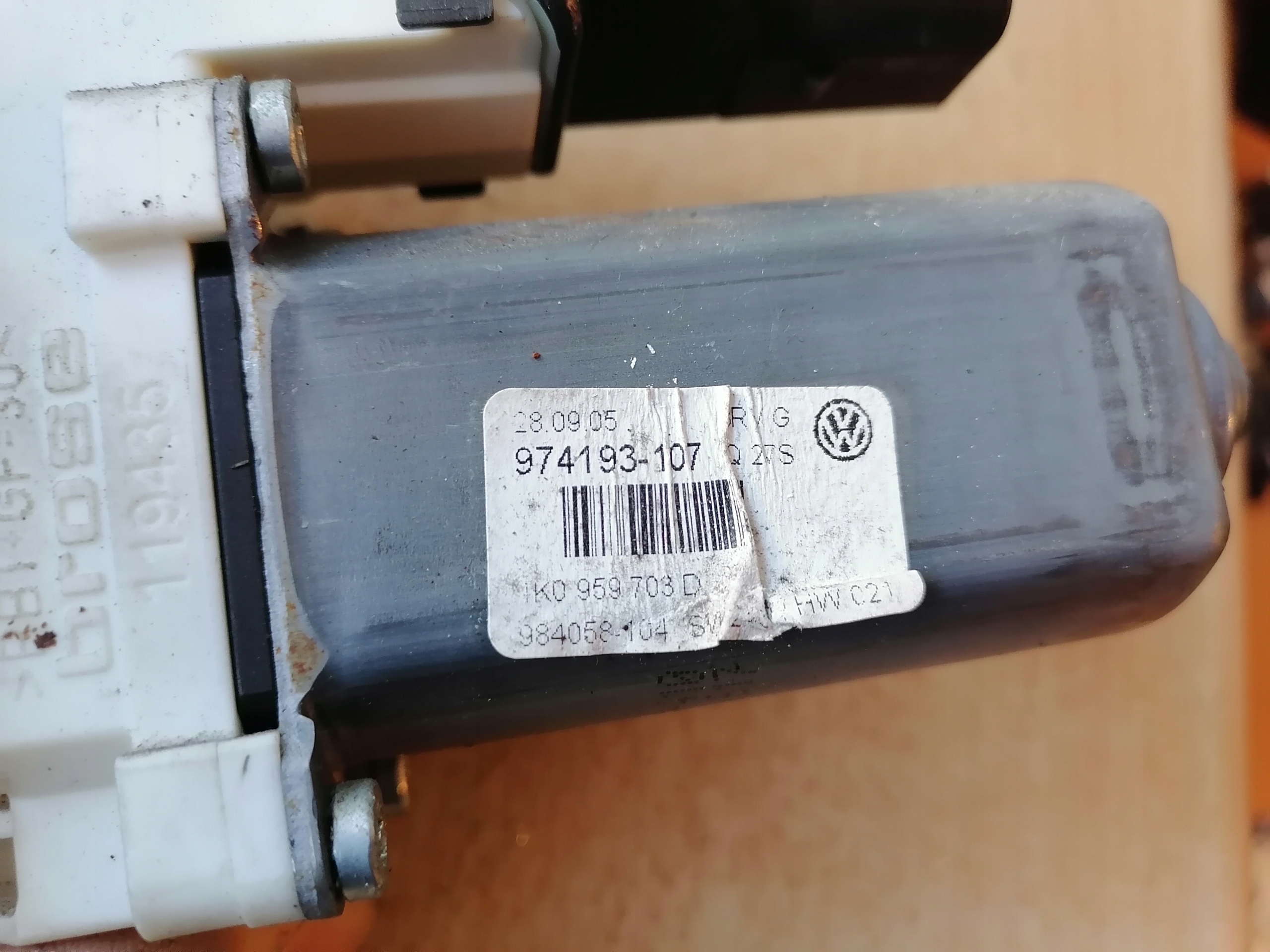 mini motor windows left rear part VW PASSAT B6 1K0959703D