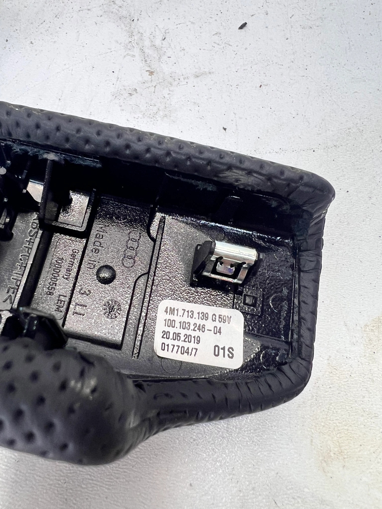 LEVA CAMBIO AUDI A4 B9 A5 8W 8W1713140E 4M1713139G JAJ