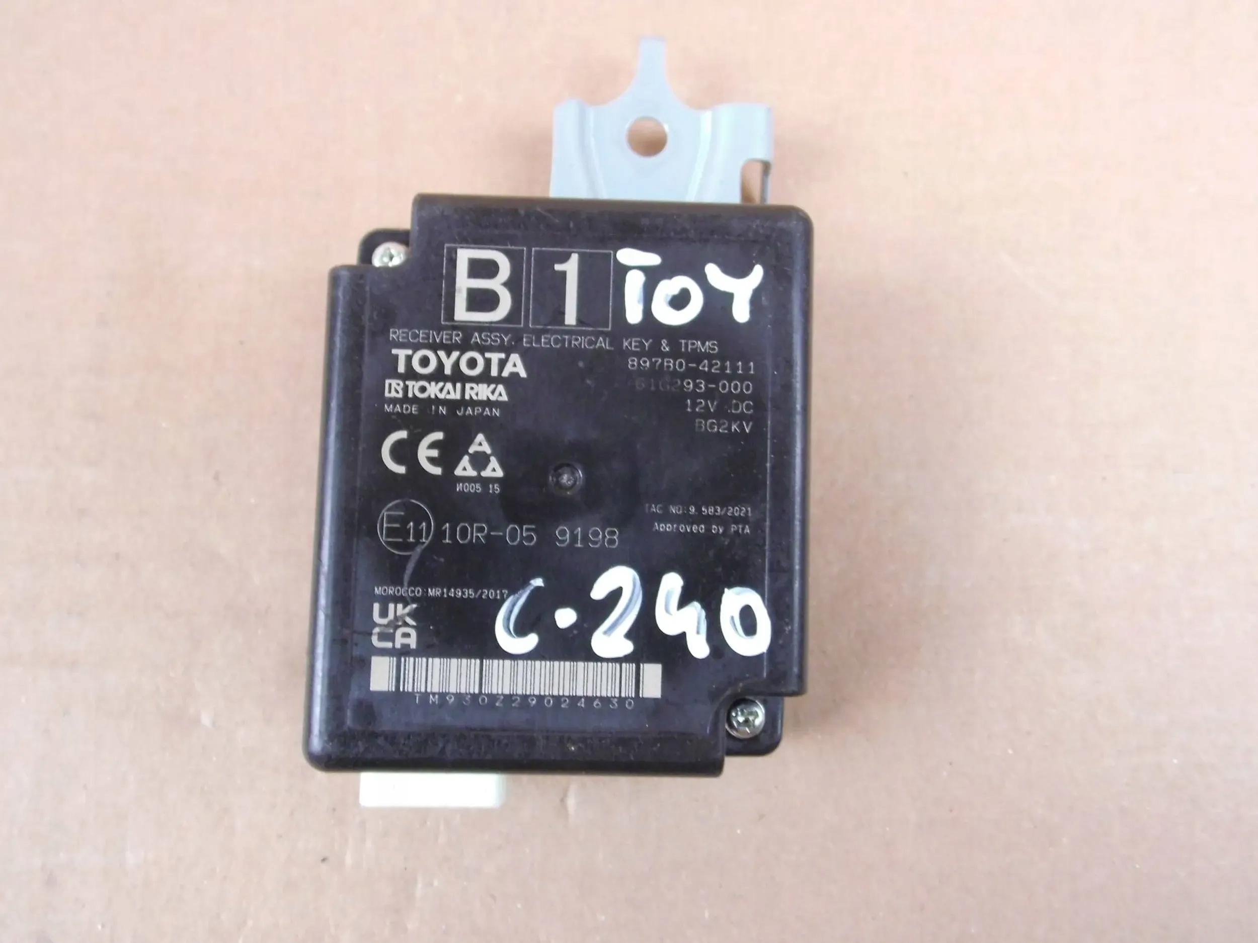 Toyota RAV4 V module control unit of a lock central KEY & TPMS 897B0-42111