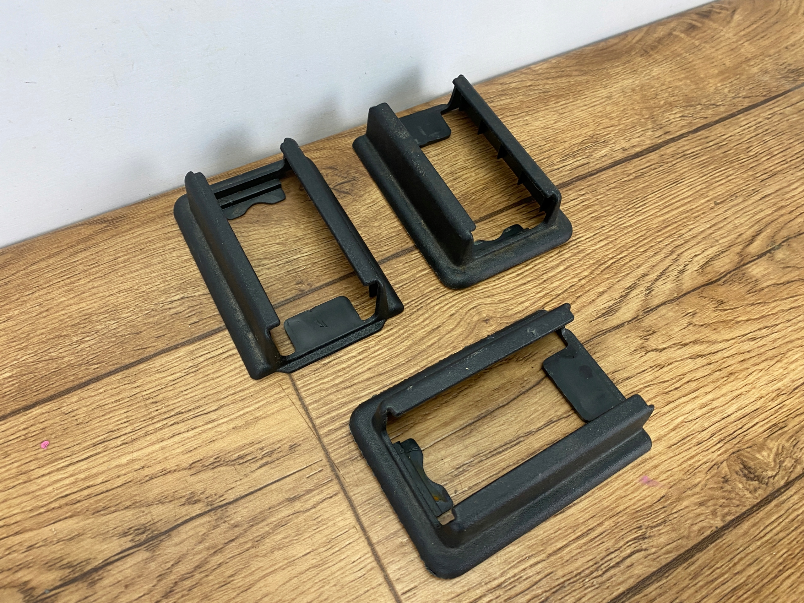Blende Abdeckung Gehäuse prowadnicy szyny SITZ Dodge Challenger 2015+ USA