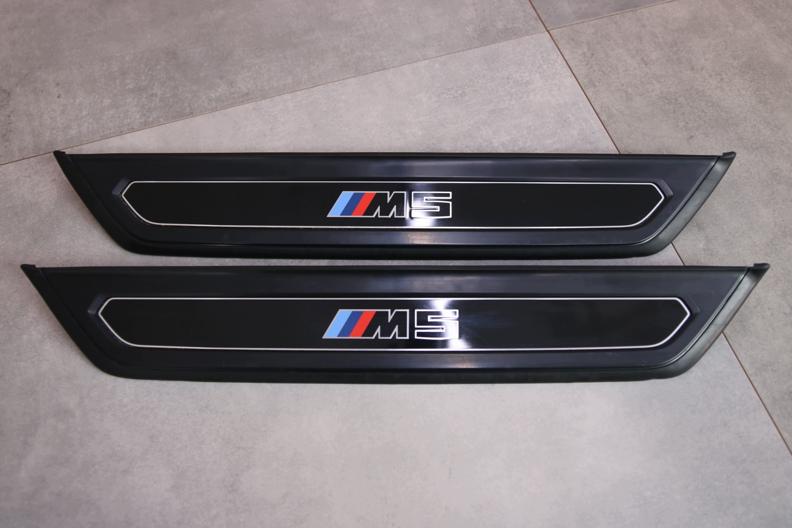 BMW M5 G90 G99 mouldings caps threshold front front 7886679