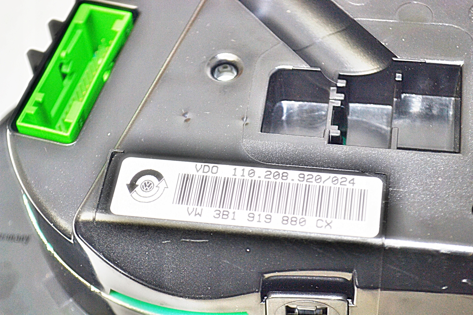 vw PASSAT B5 спидометр 3B1919880CX