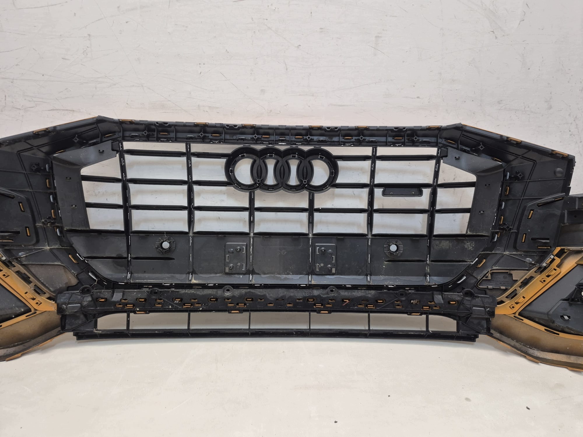 AUDI Q8 4M8 ZWYKLY 18- bumper front front grill grid PDC 4M8807437A