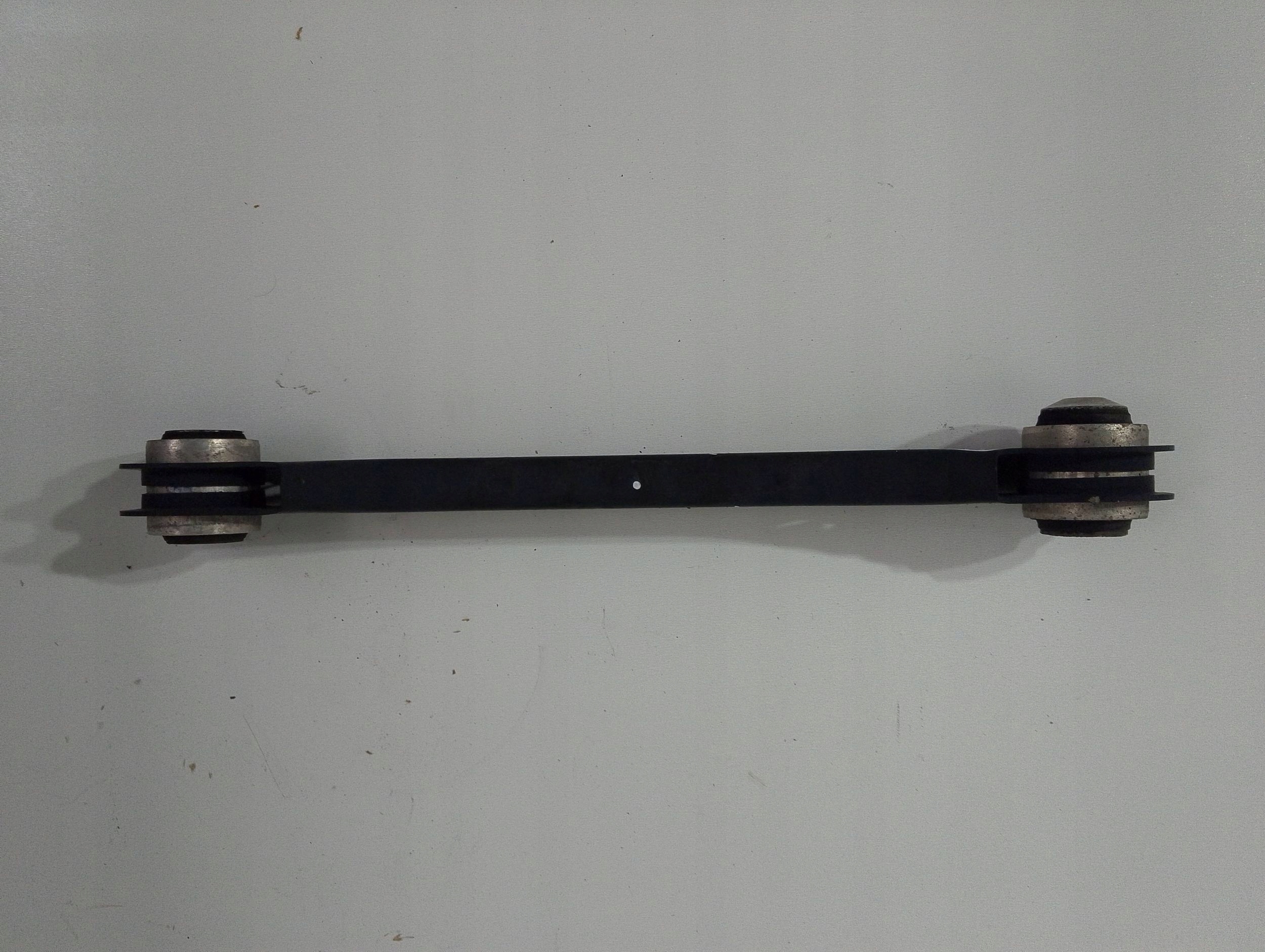 KIA Stinger 3,3 GT arm rear left (Q224)