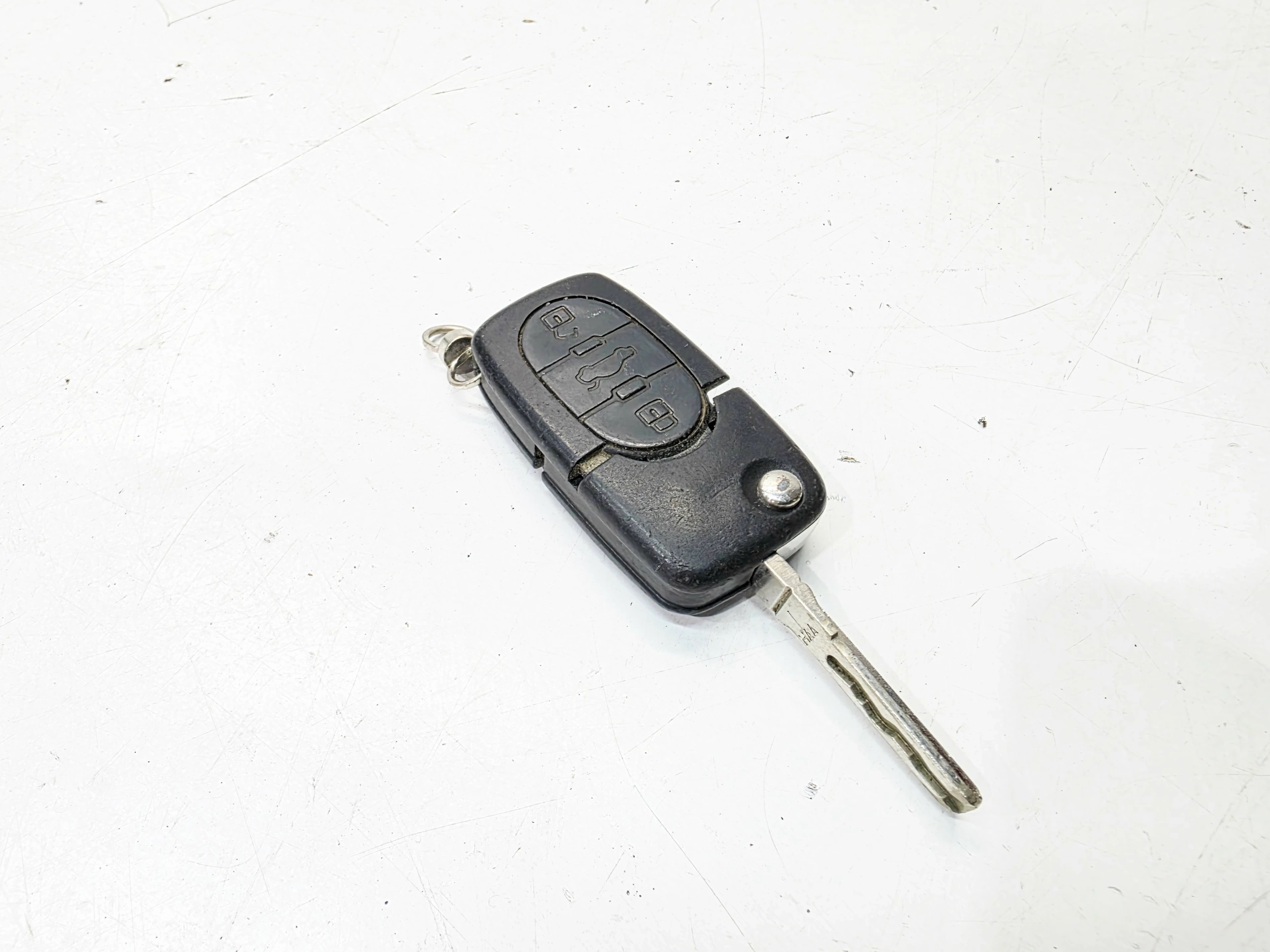 key PILOT SCYZORYK AUDI A3 8P 8P0837231 434MHZ