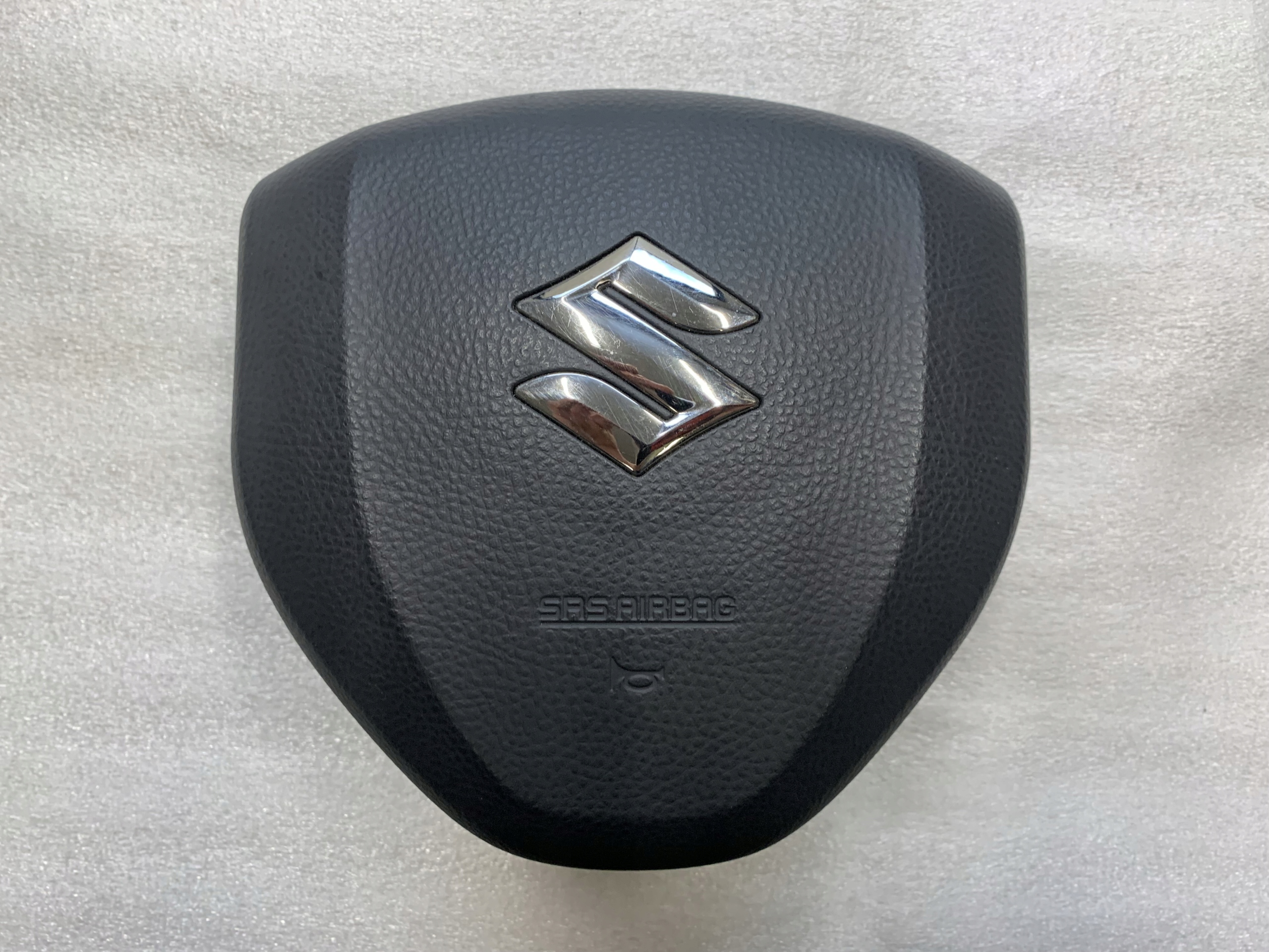 48150-68L10 - ПОДУШКА ВОДИТЕЛЯ AIRBA SUZUKI SWIFT MK7