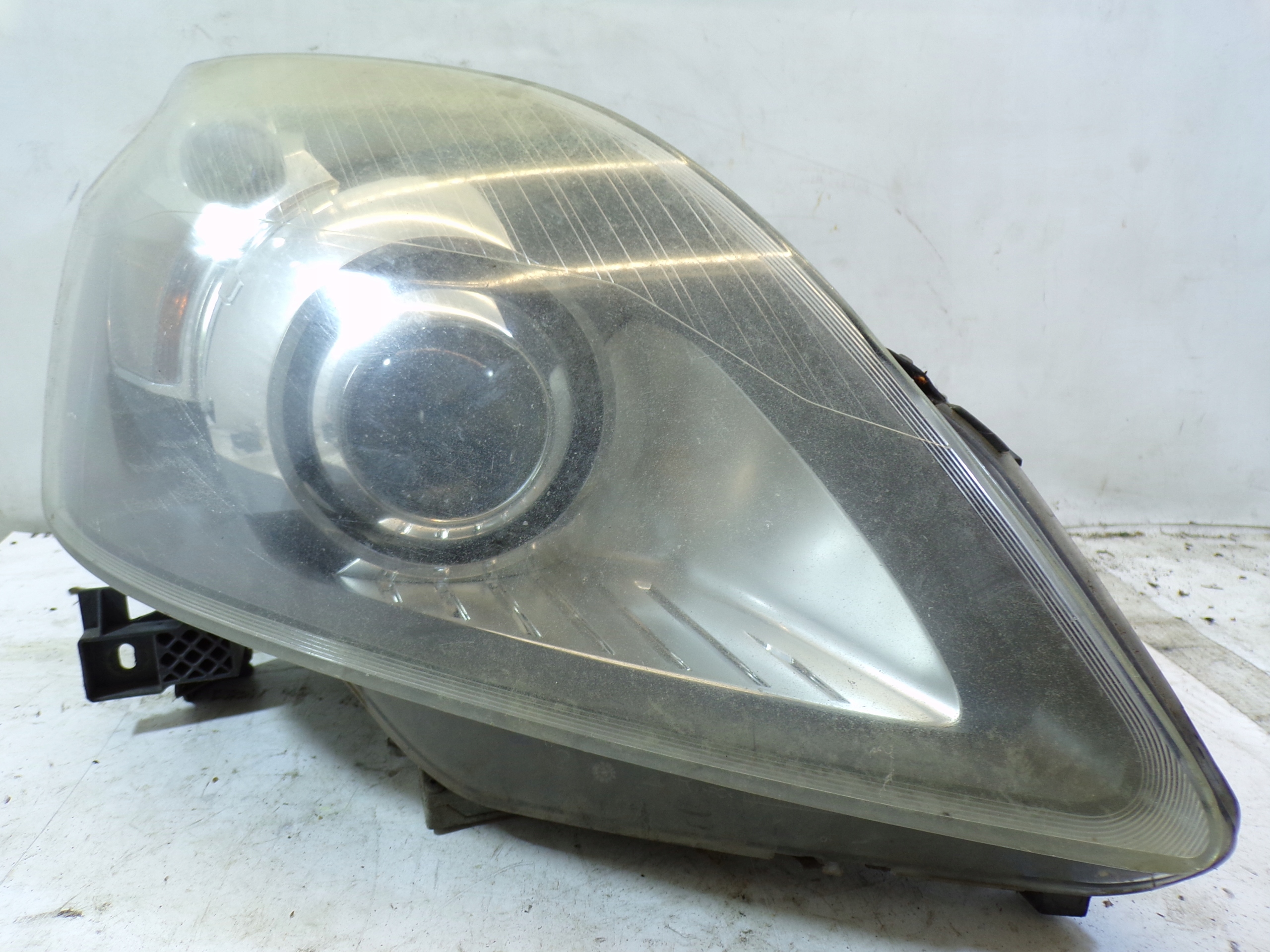 light front front right OPEL ZAFIRA B BI-XENON (K1)