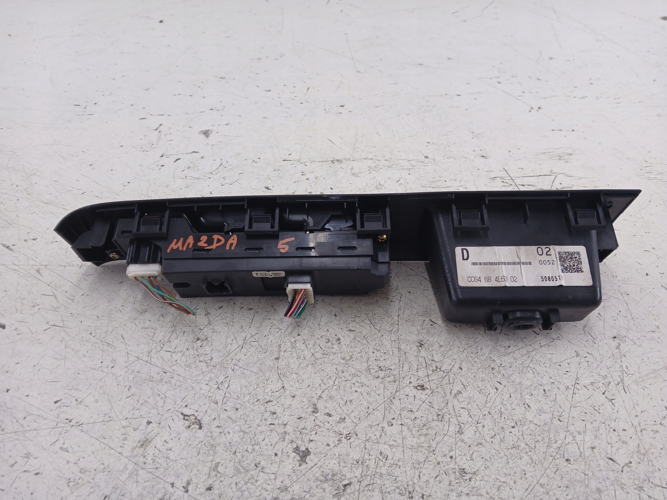 MAZDA 5 a CR PANEL okna levý předek CC64684L6D