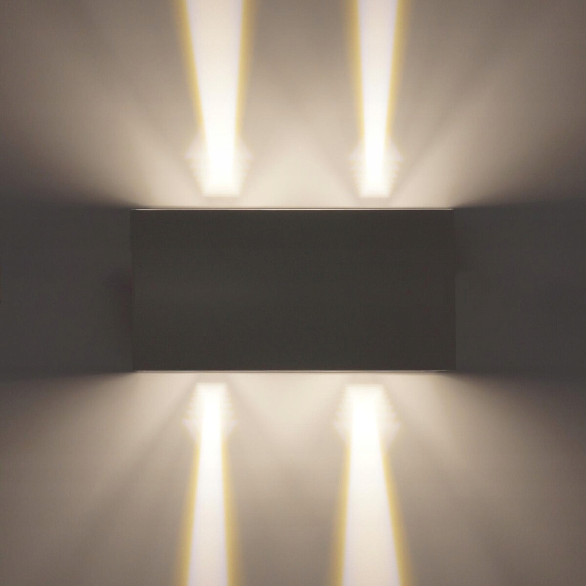 Moderní lampa s regulací maskovacích klapek Leo II dům zahrada Led