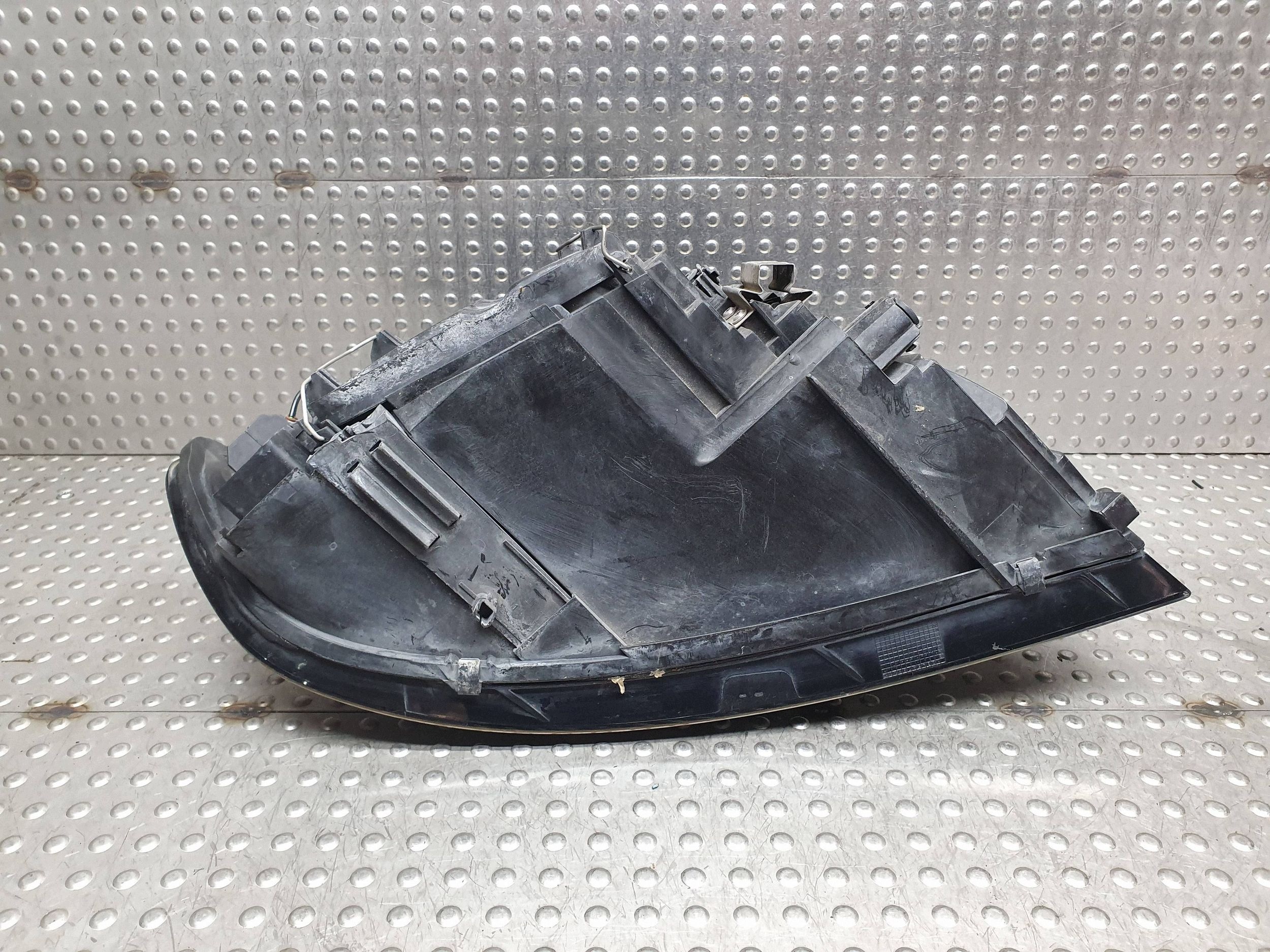REFLEKTOR light left front 30698648 VOLVO S40 V50 and