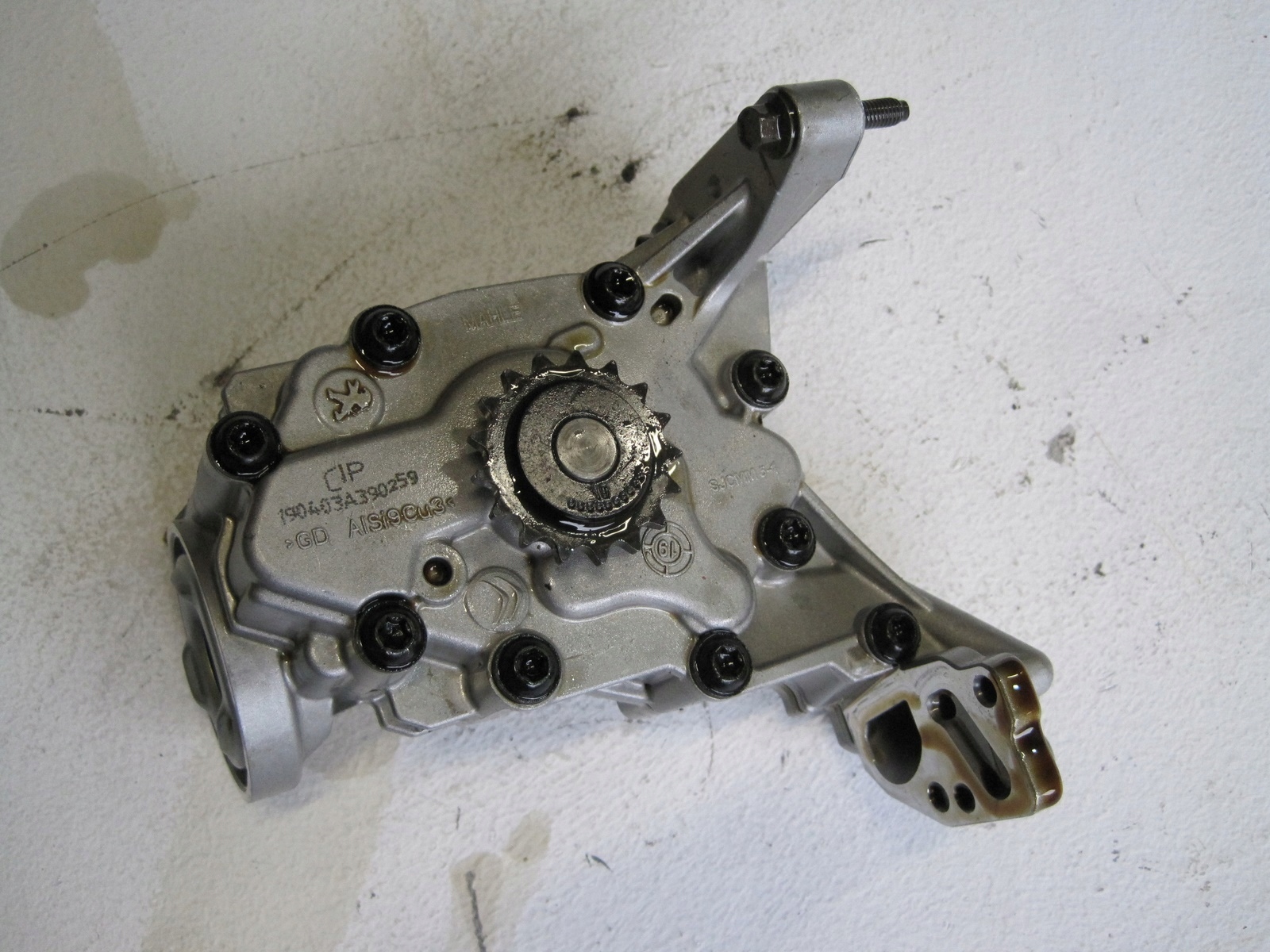 Ölpumpe PEUGEOT 2008 II 1,2THP 9801943580