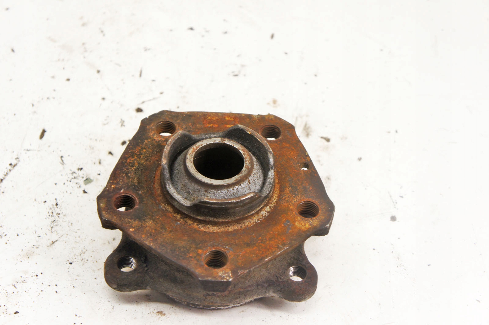 KT176 Audi A4 B9 2 0TDi Piasta Prawy Przod Part number