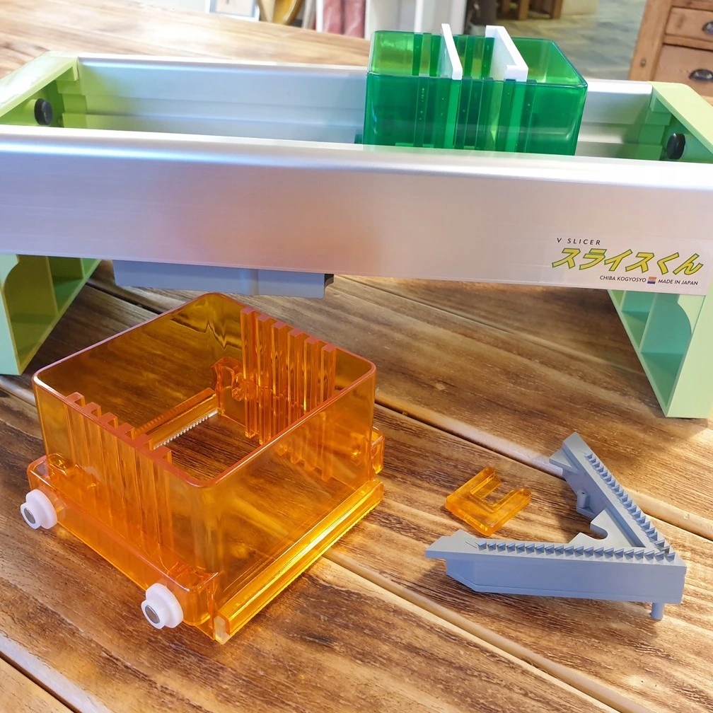 Hrebeňový nôž 2,0 mm s boxom pre Profi "V" mandolínu Chiba Japan