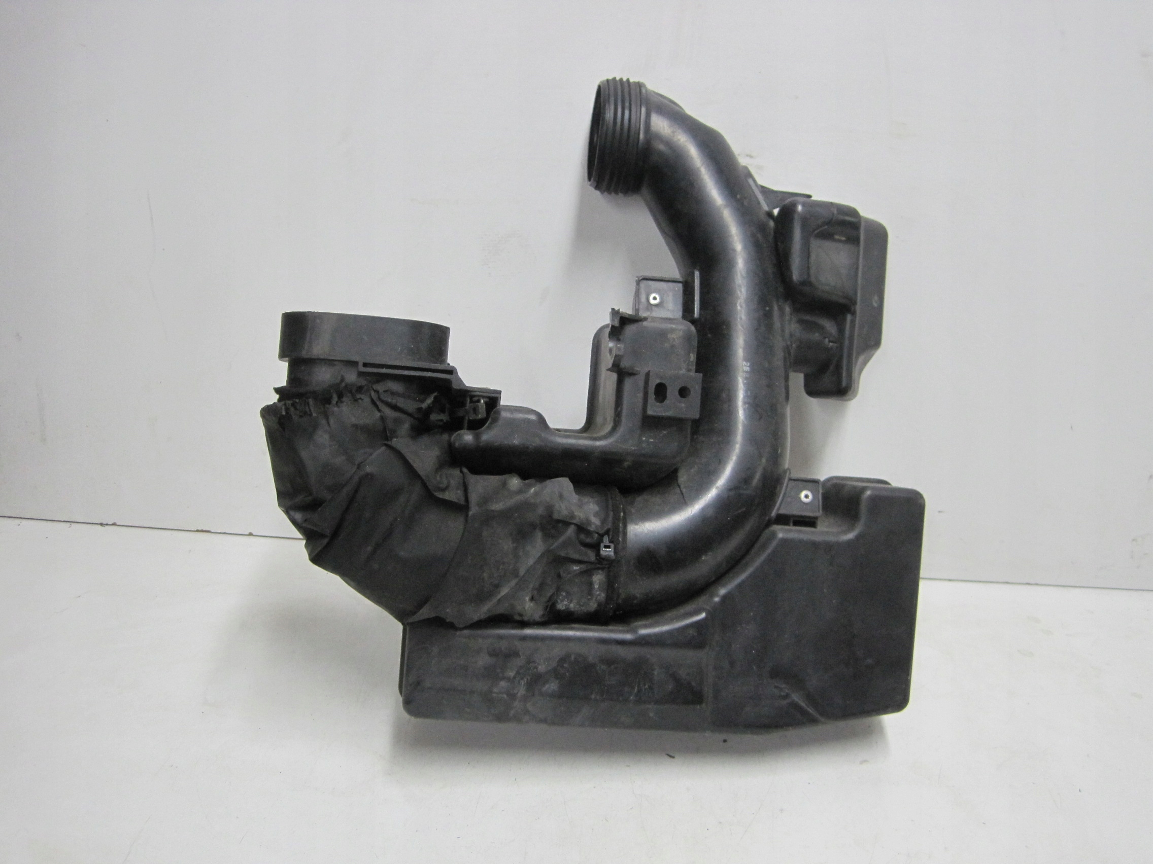 Rezonator air HYUNDAI 28211-A5800