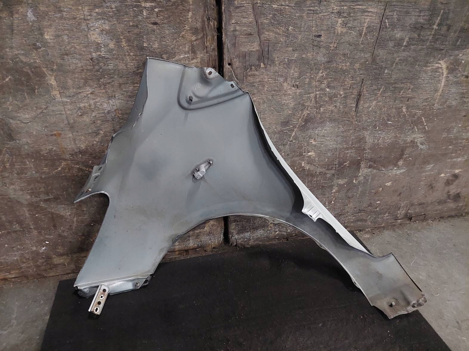 fender right front TOYOTA YARIS II LIFT 1F8