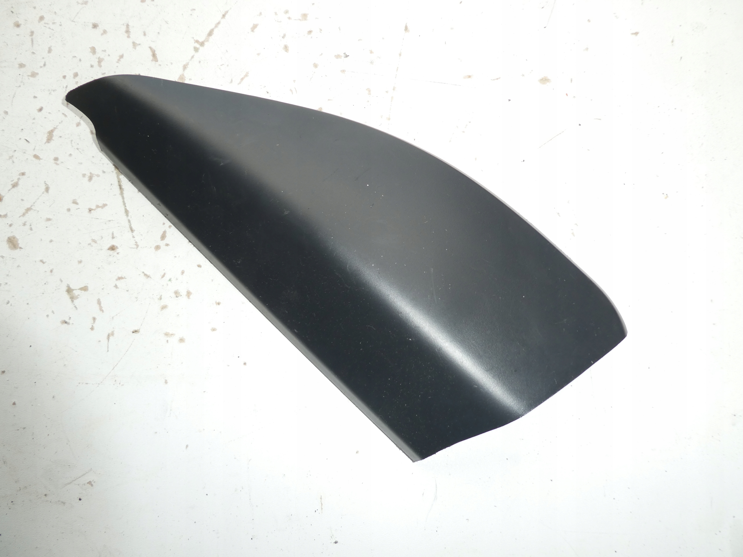 VW AMAROK cover TROJKAT SLUPKA left 2H0837993E