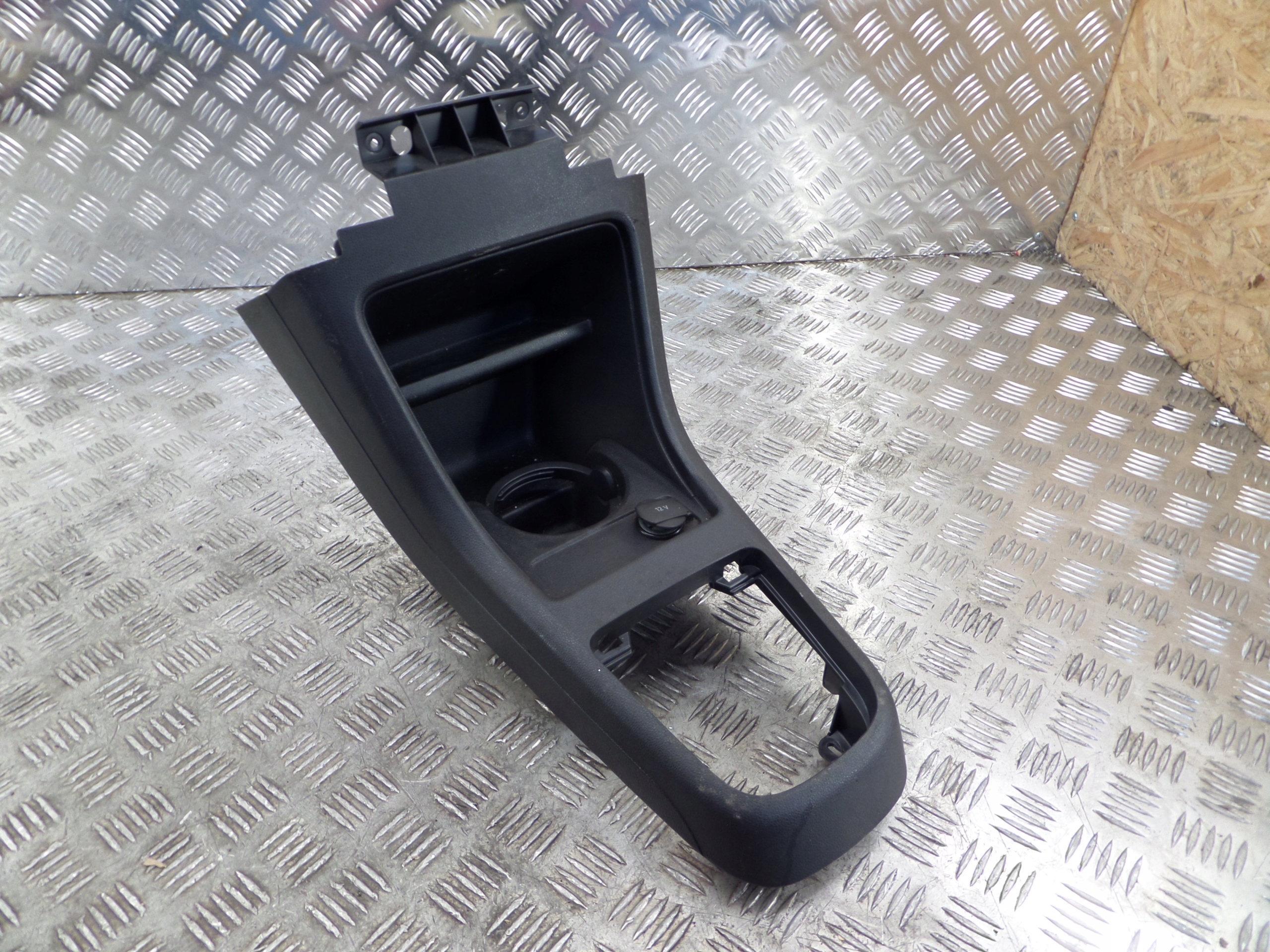 TUNEL mitte Handschuhfach VW UP CITYGO 1S0863680BC