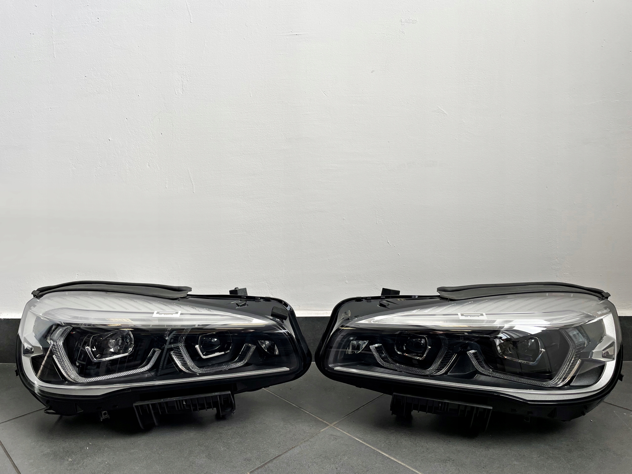 BMW F45 LCI REFLEKTORY ADAPTIVE LED KOMPLETNE