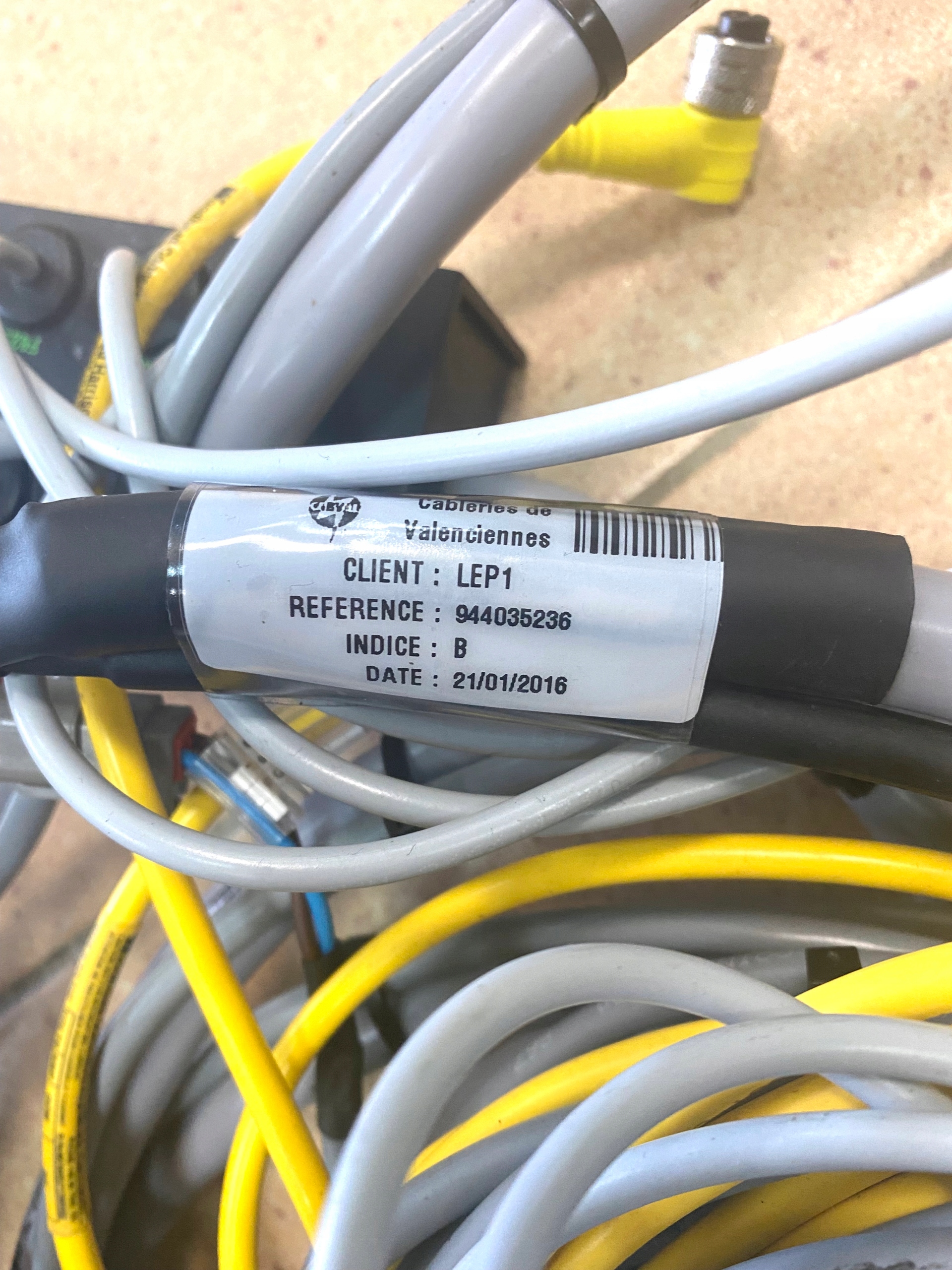 Kabel 944035236 WIRE HARNESS New Holland Case