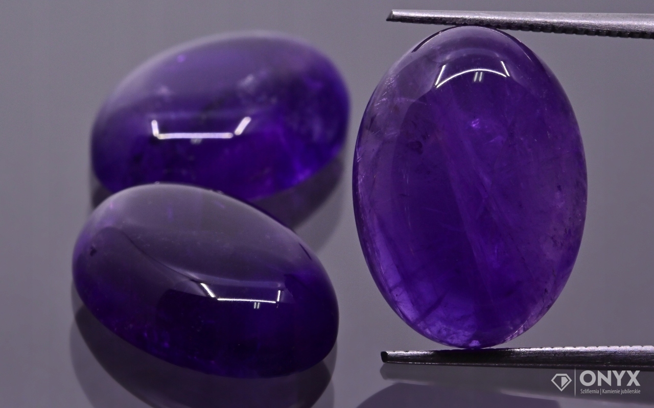 Ametyst kabošon ovál 18x13 mm