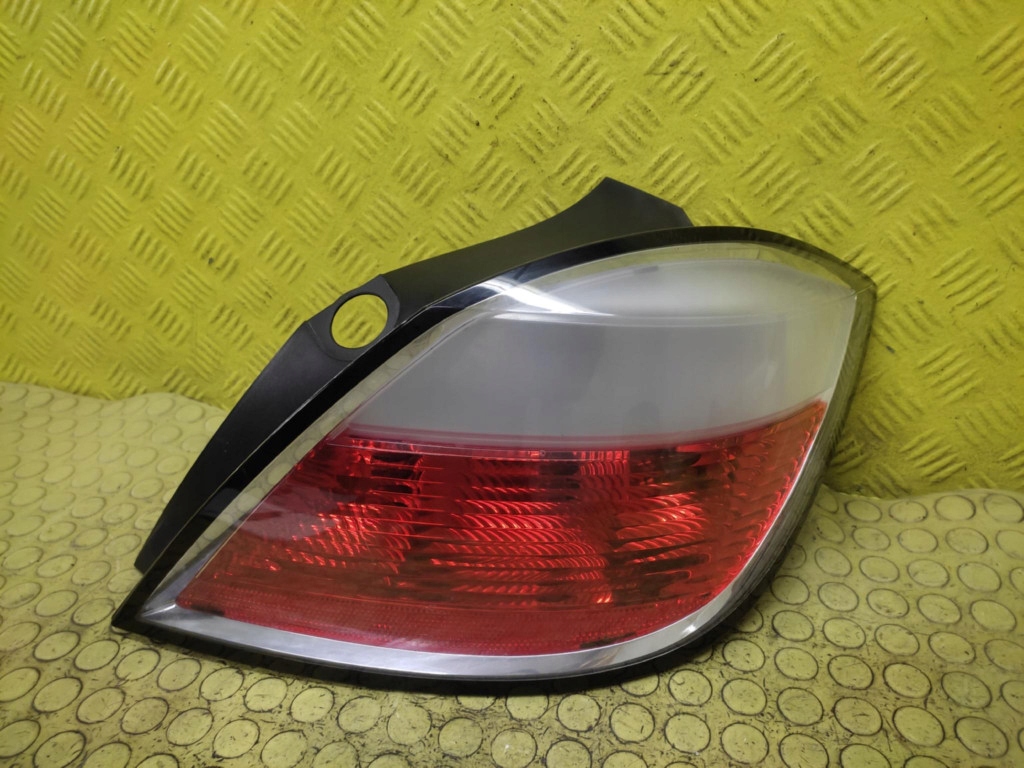 OPEL ASTRA H light right rear part 24451837