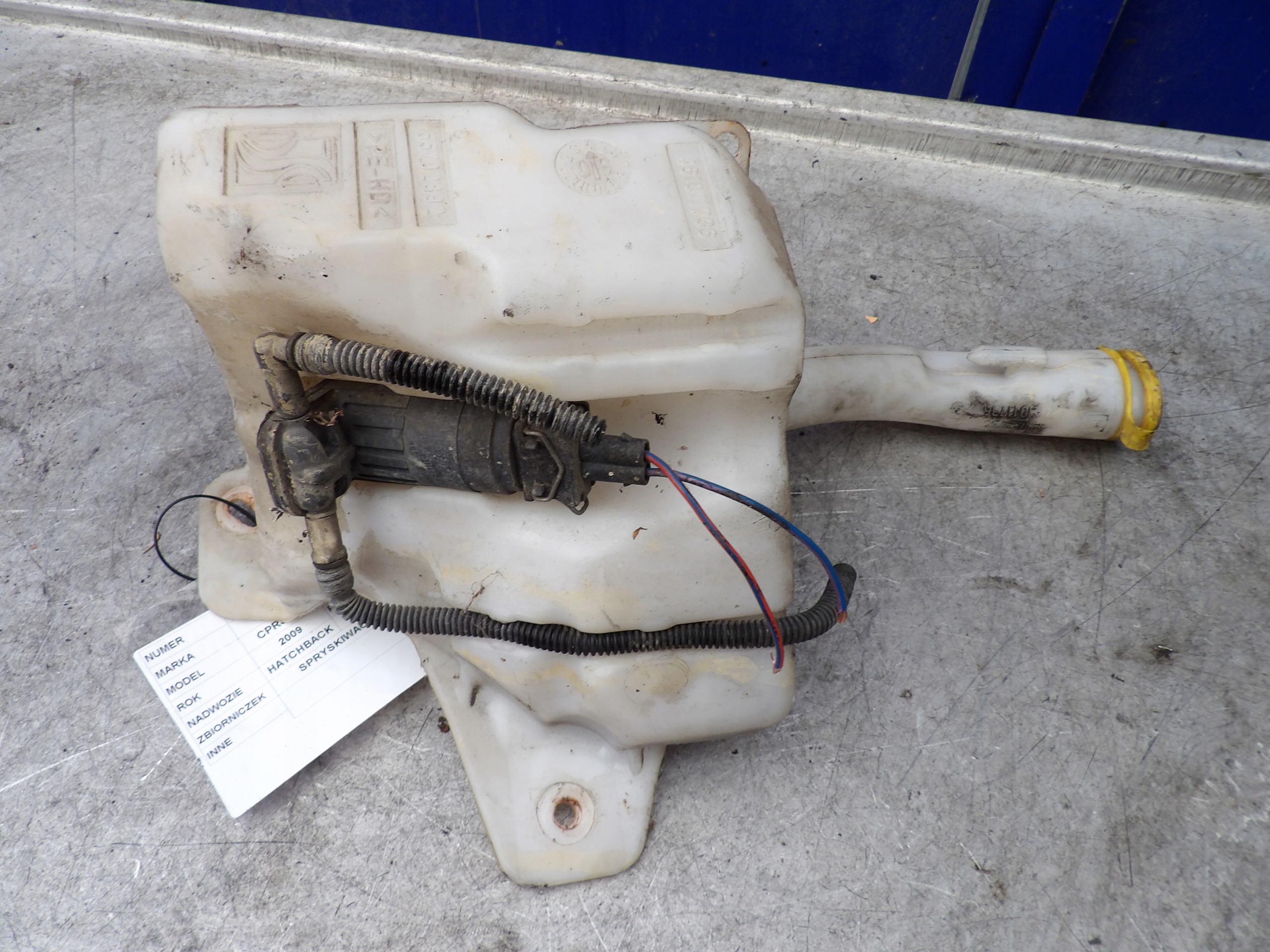 Opel Corsa D Behälter Spritzdüse 461011736
