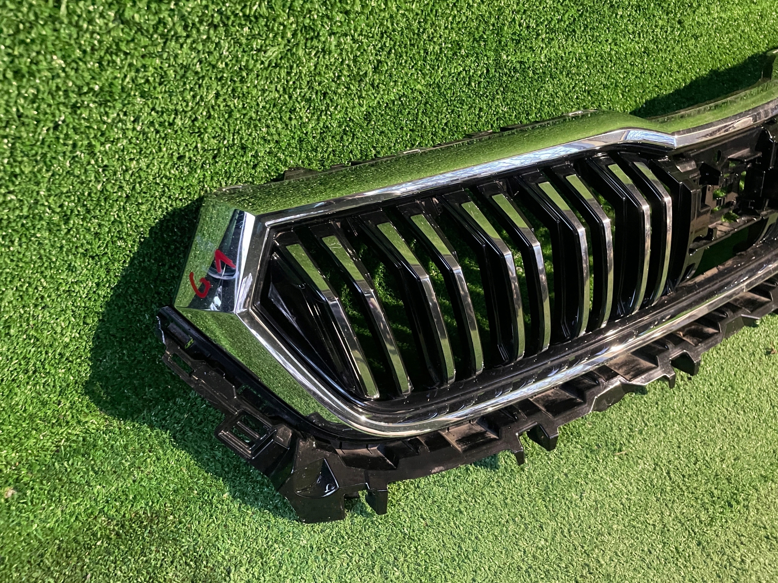 Skoda Kodiaq 17- grill 565807723 grille front front