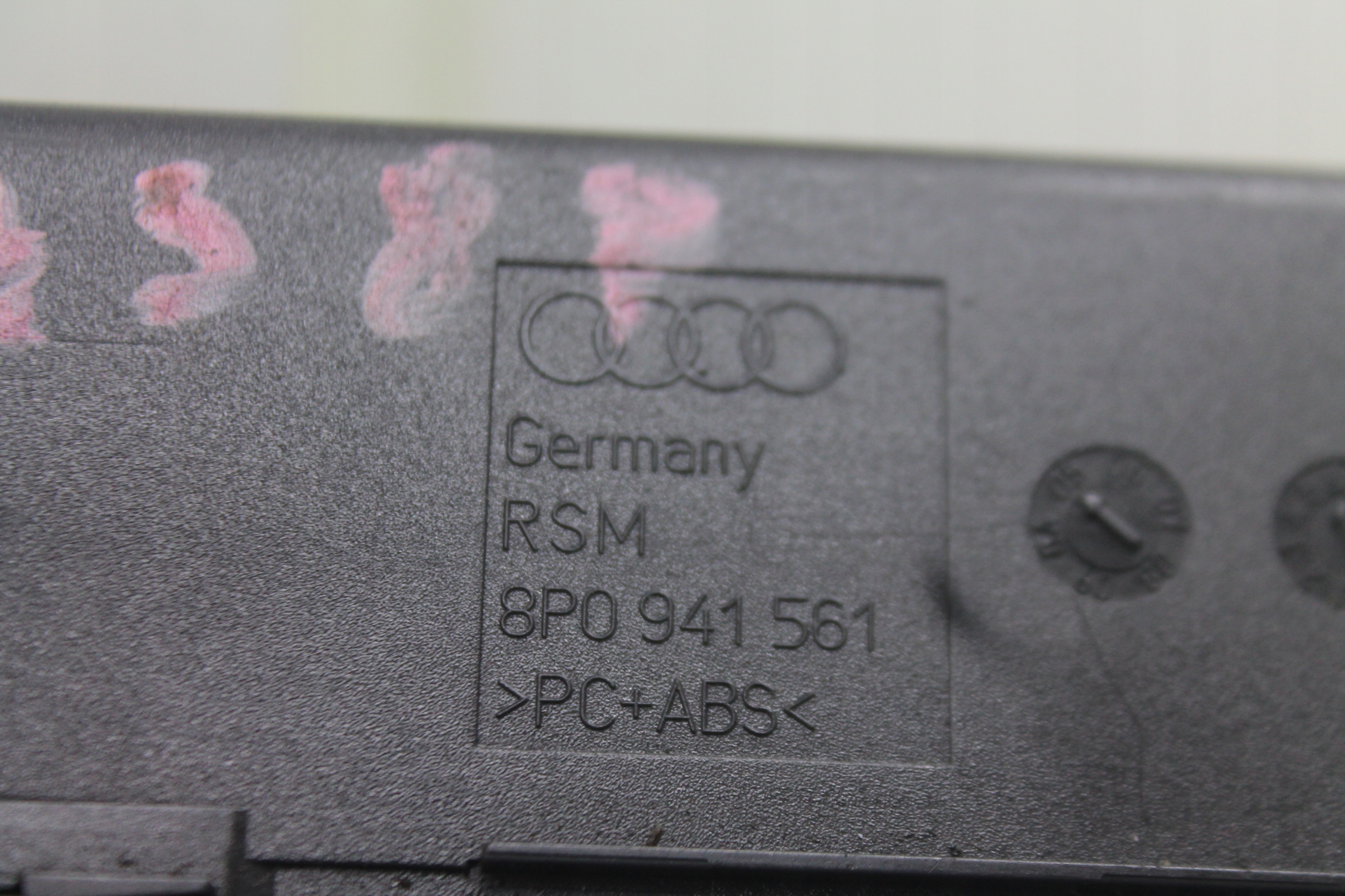 SZUFLADA Handschuhfach konsole mitte 8P0941561 AUDI A3 8P 03-13