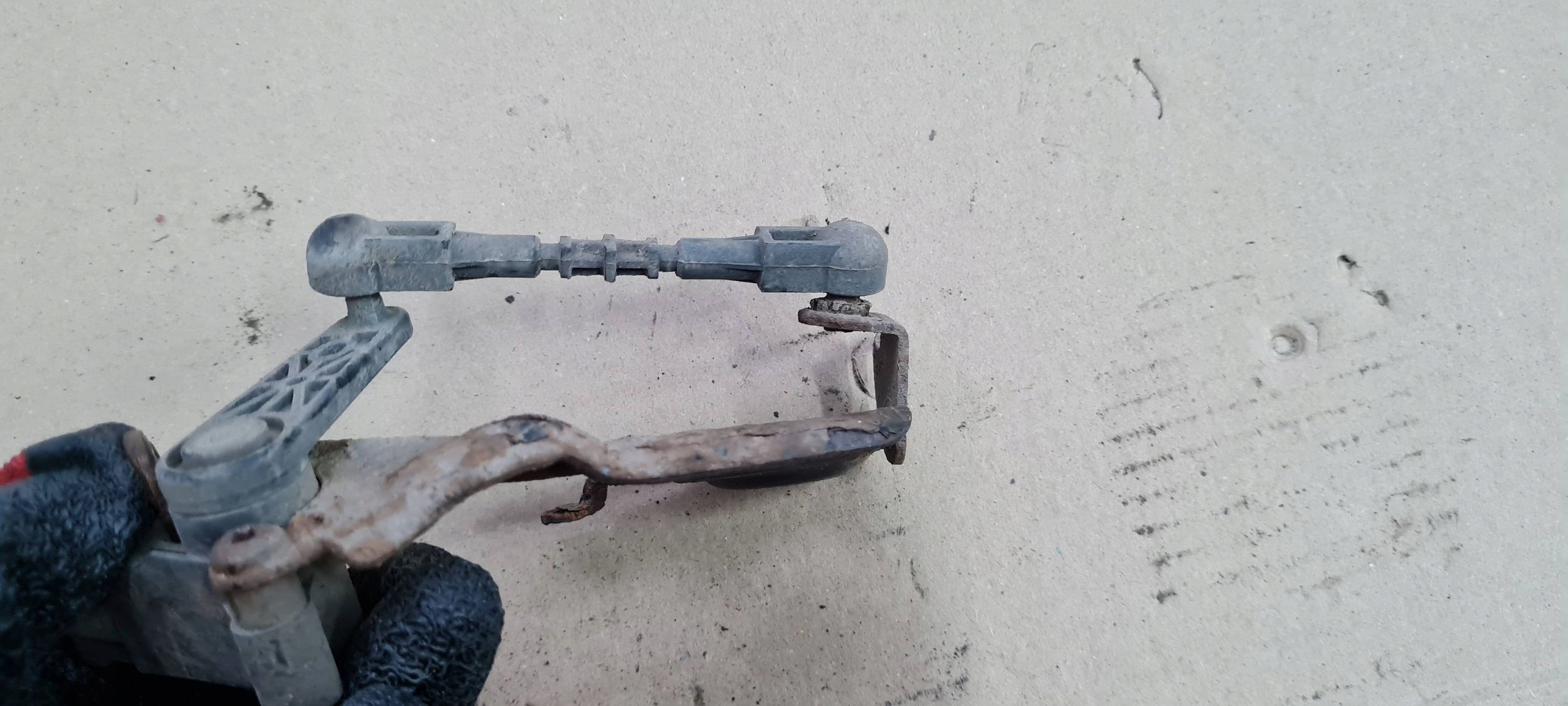 Q5 8R Sensor POZIOMOWANIA lichte links heck 8R0941285G