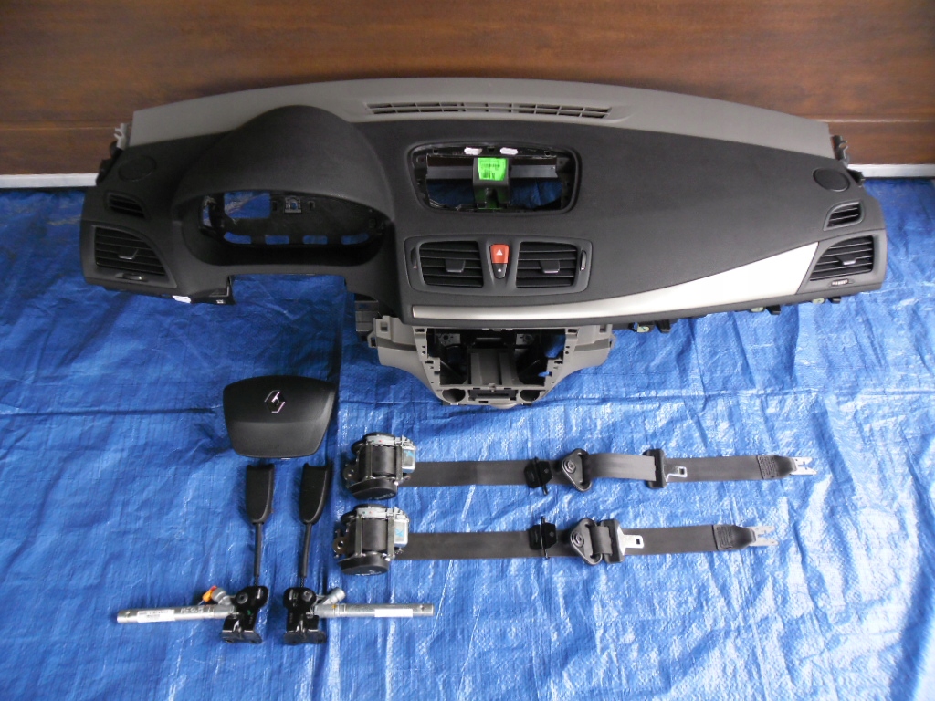 Renault Megane III deska konsola komplet oryginał Typ samochodu Samochody osobowe