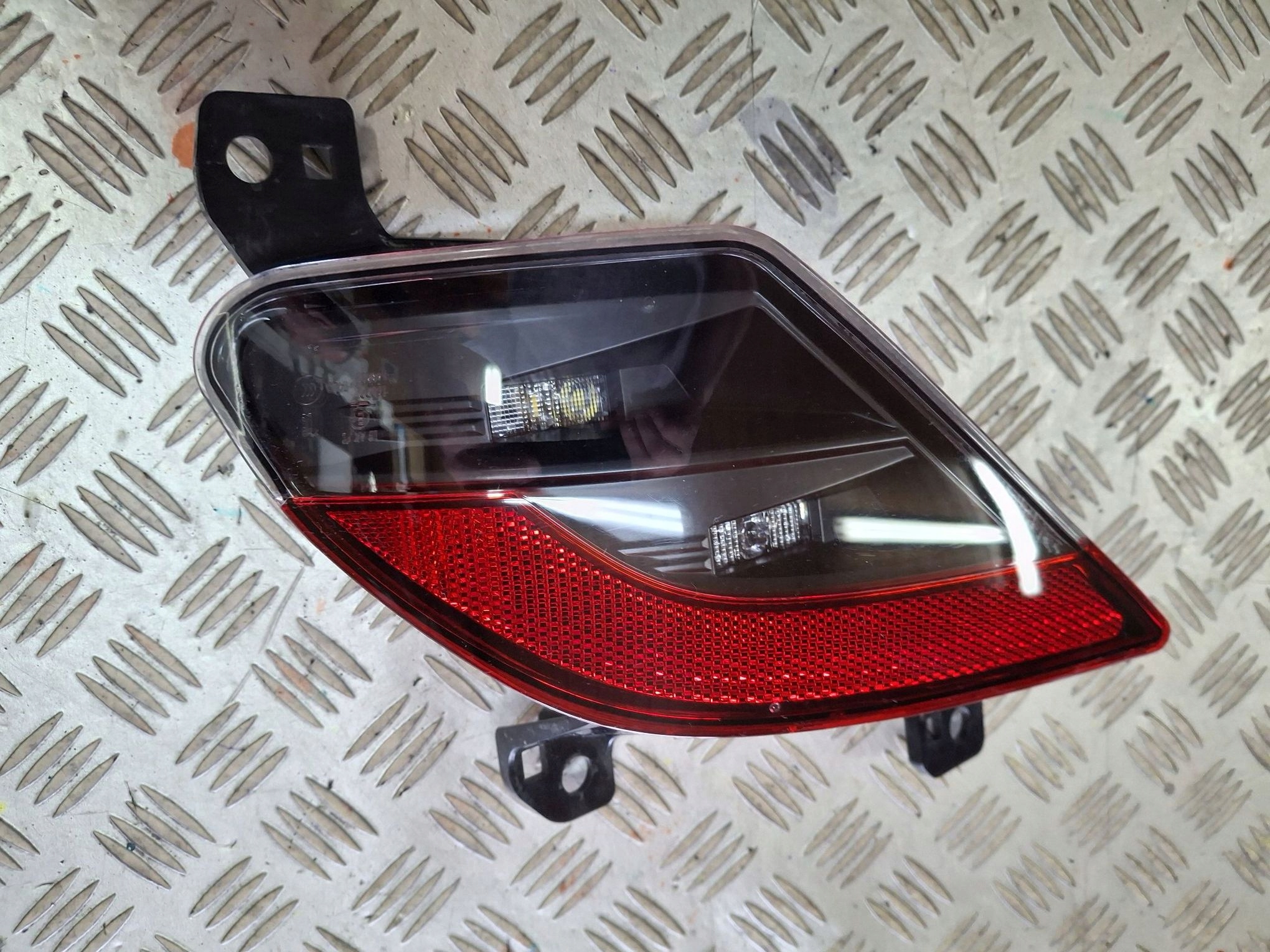 RENAULT AUSTRAL 2022 -> light light PRZECIWMGIELNE rear part right