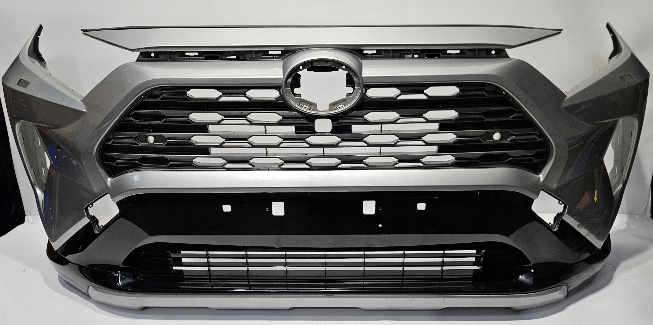 front bumper grille TOYOTA RAV4 V 19-0 PDC washers original 52119-42B20