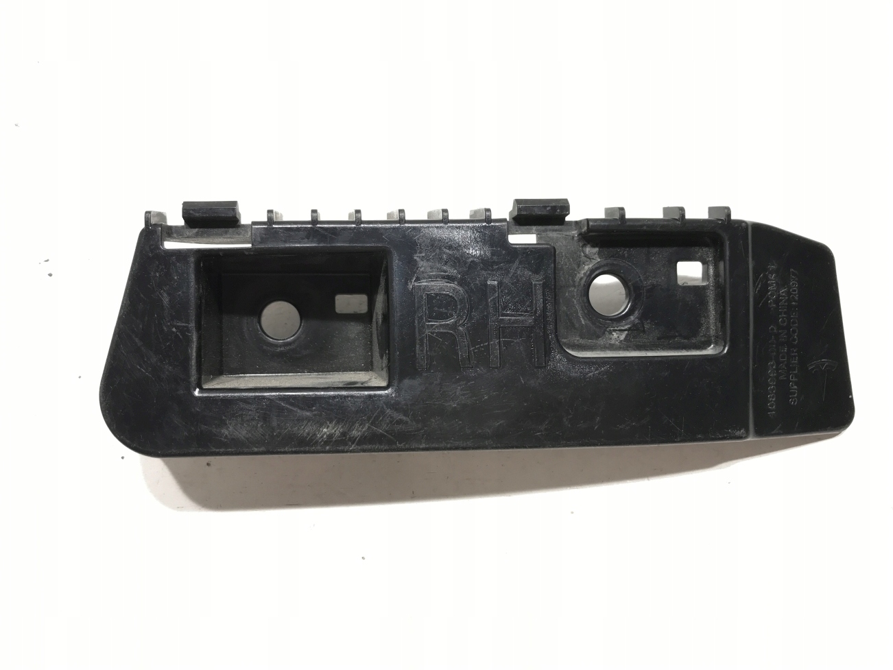 TESLA 3 БАМПЕР ЗАДНІЙ ПРАВИЙ 1083993-00-D