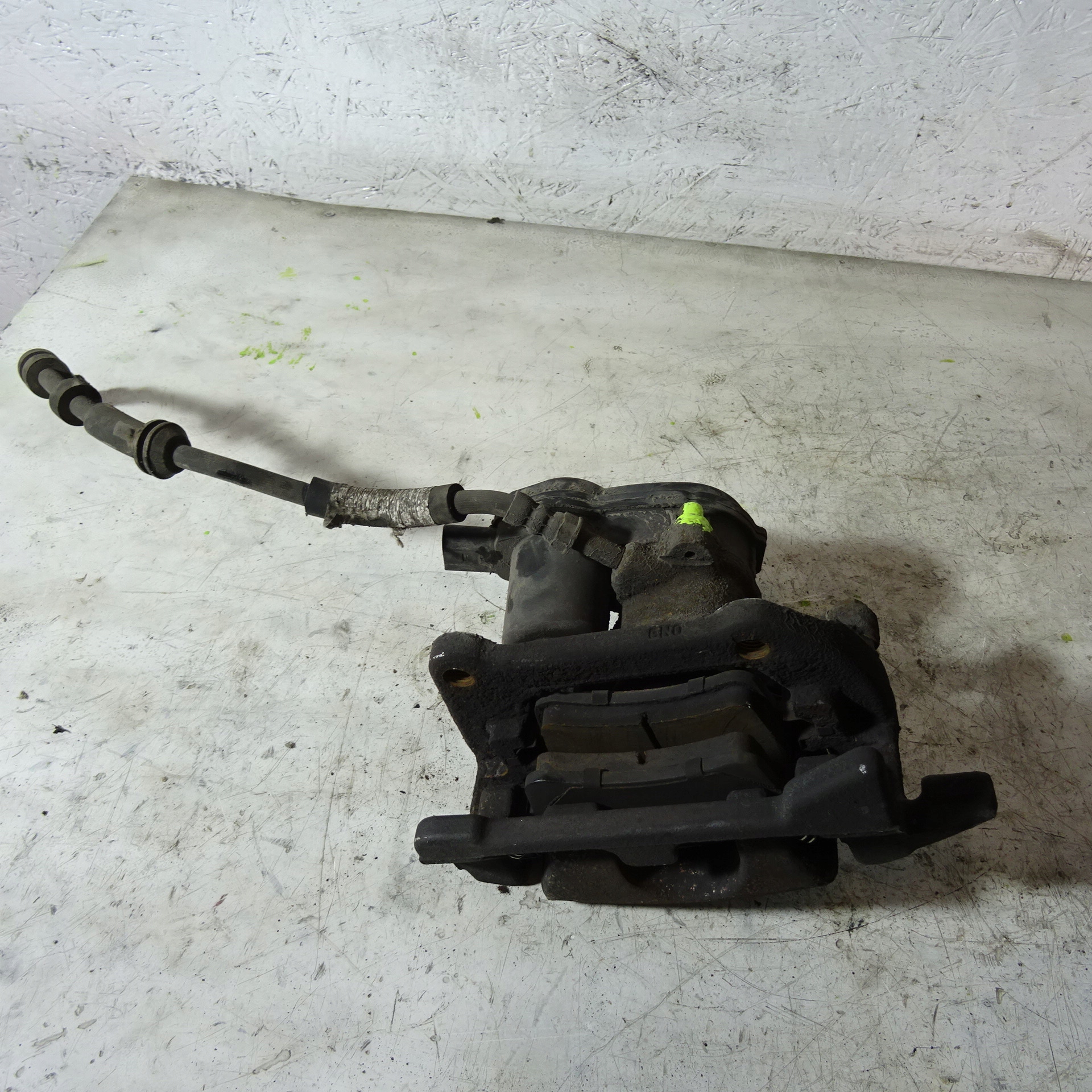 AUDI A4 B8 caliper brake rear part left 32335478
