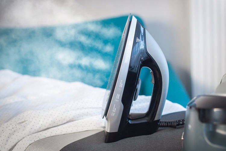 STACJA PAROWA ŻELAZKO 2400W GENERATOR PARY 3,5 BAR Wytwarzanie pary 100 g/min