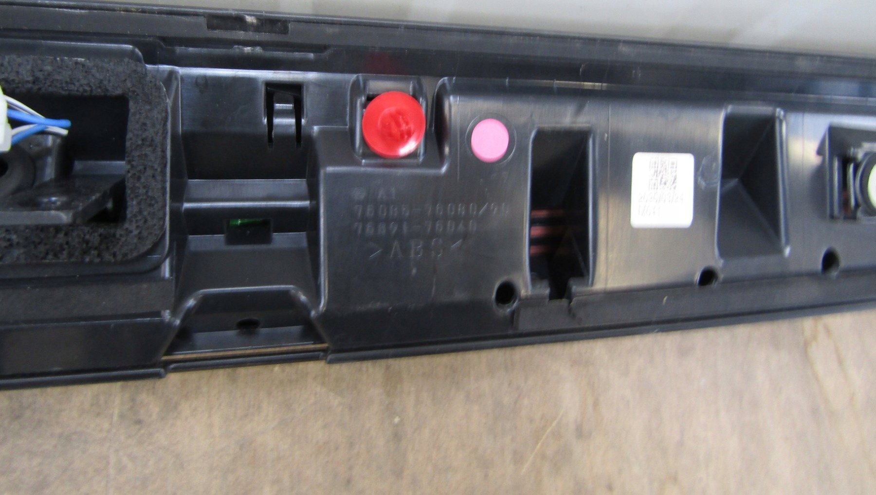 SPOILER KLAPY STOP LEXUS UX 18- Typ samochodu Samochody osobowe