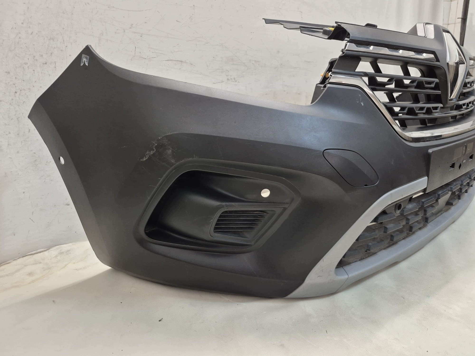 RENAULT KANGOO IV 21- bumper front front PDC 620225984R