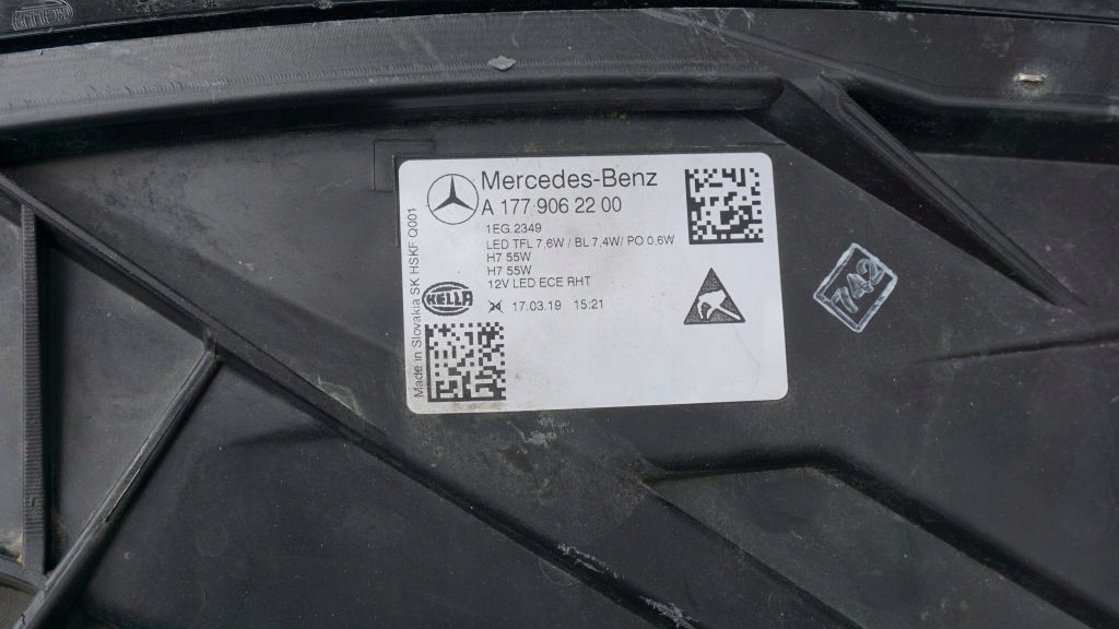 MERCEDES A W 177 - light right front