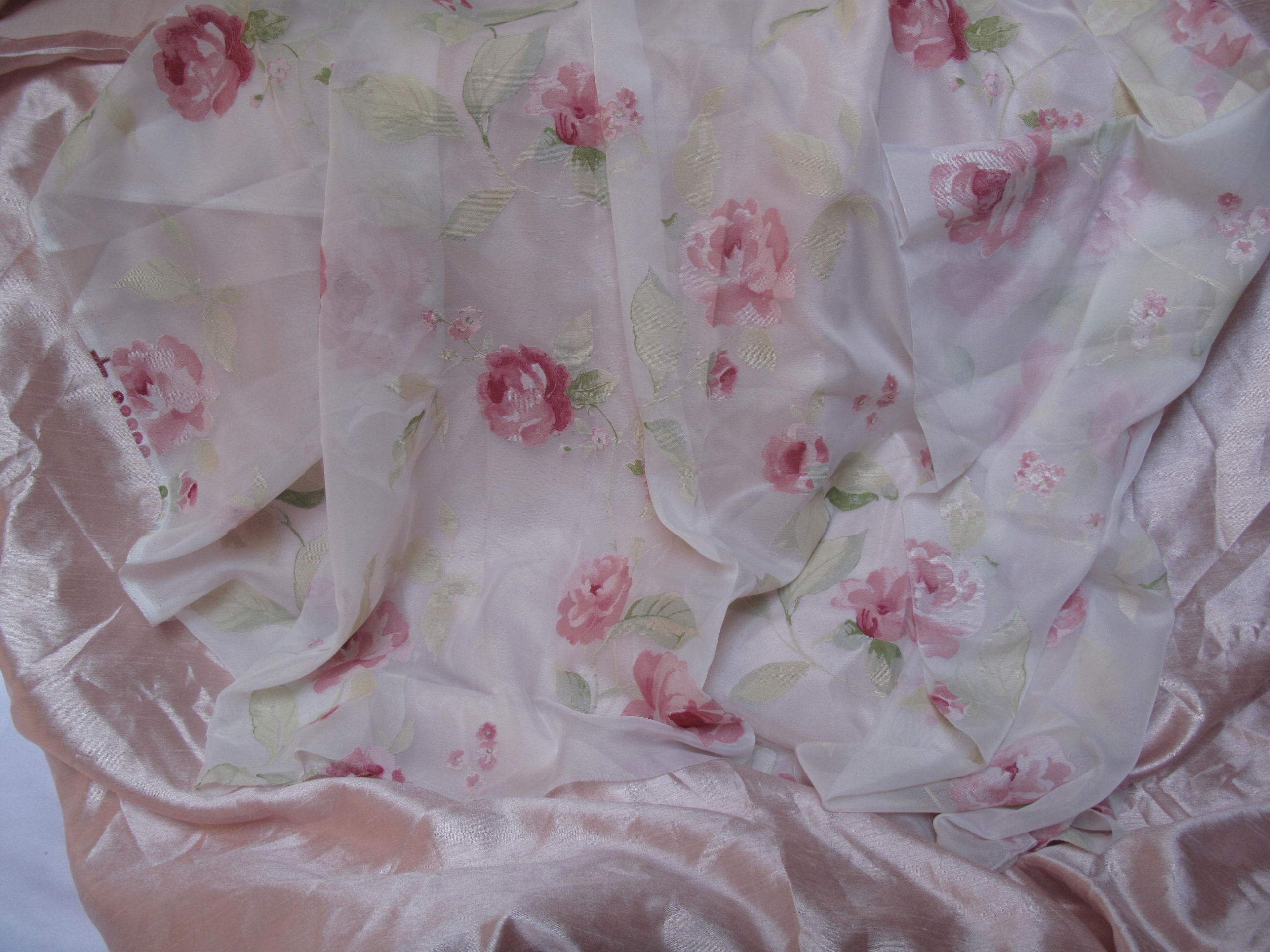 PUDROWY RÓŻ DUŻA ZASŁONA + FLEKOWANY KUPON