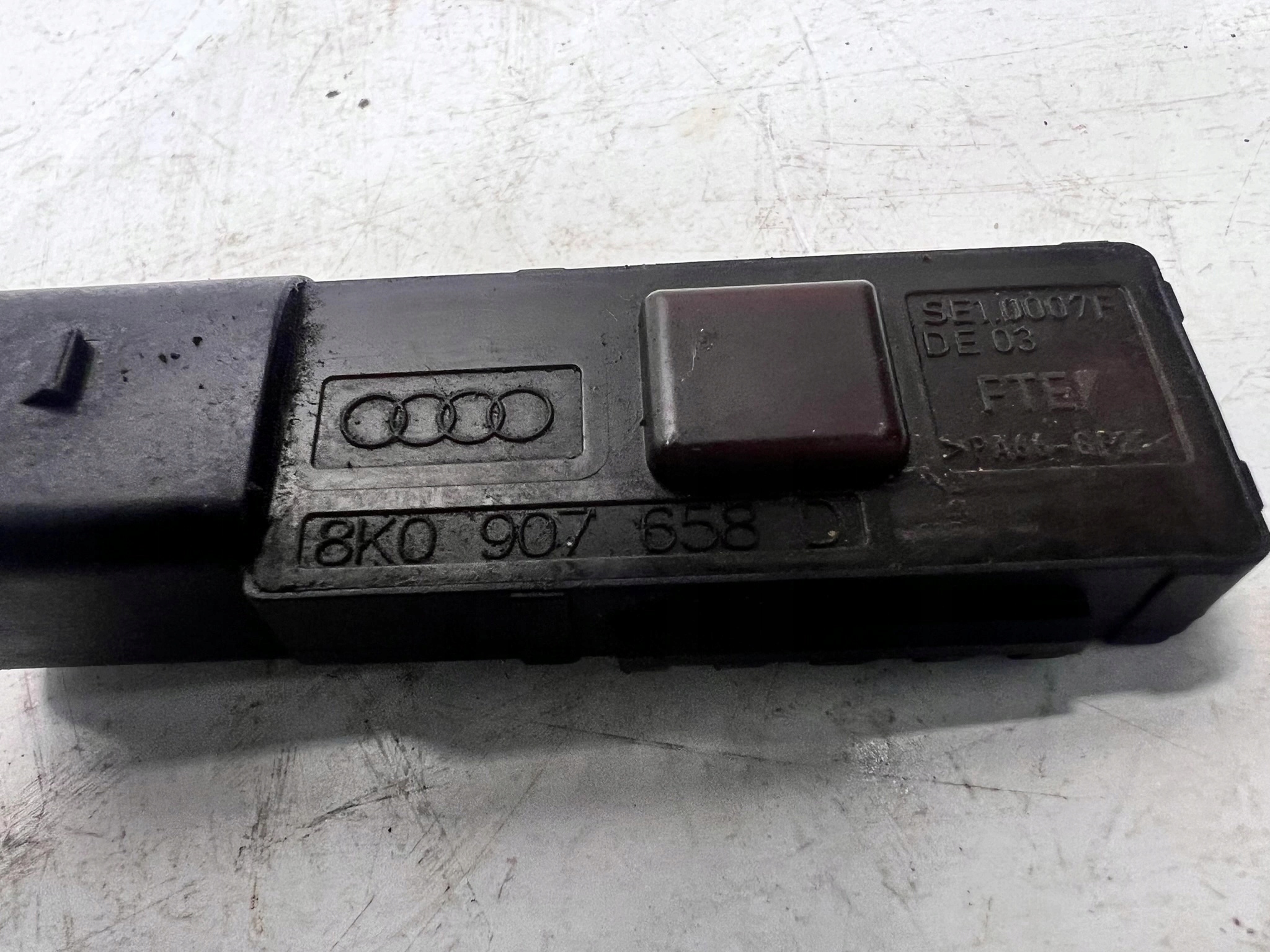 sensor position der kupplung AUDI A4 B8 8K0907658D