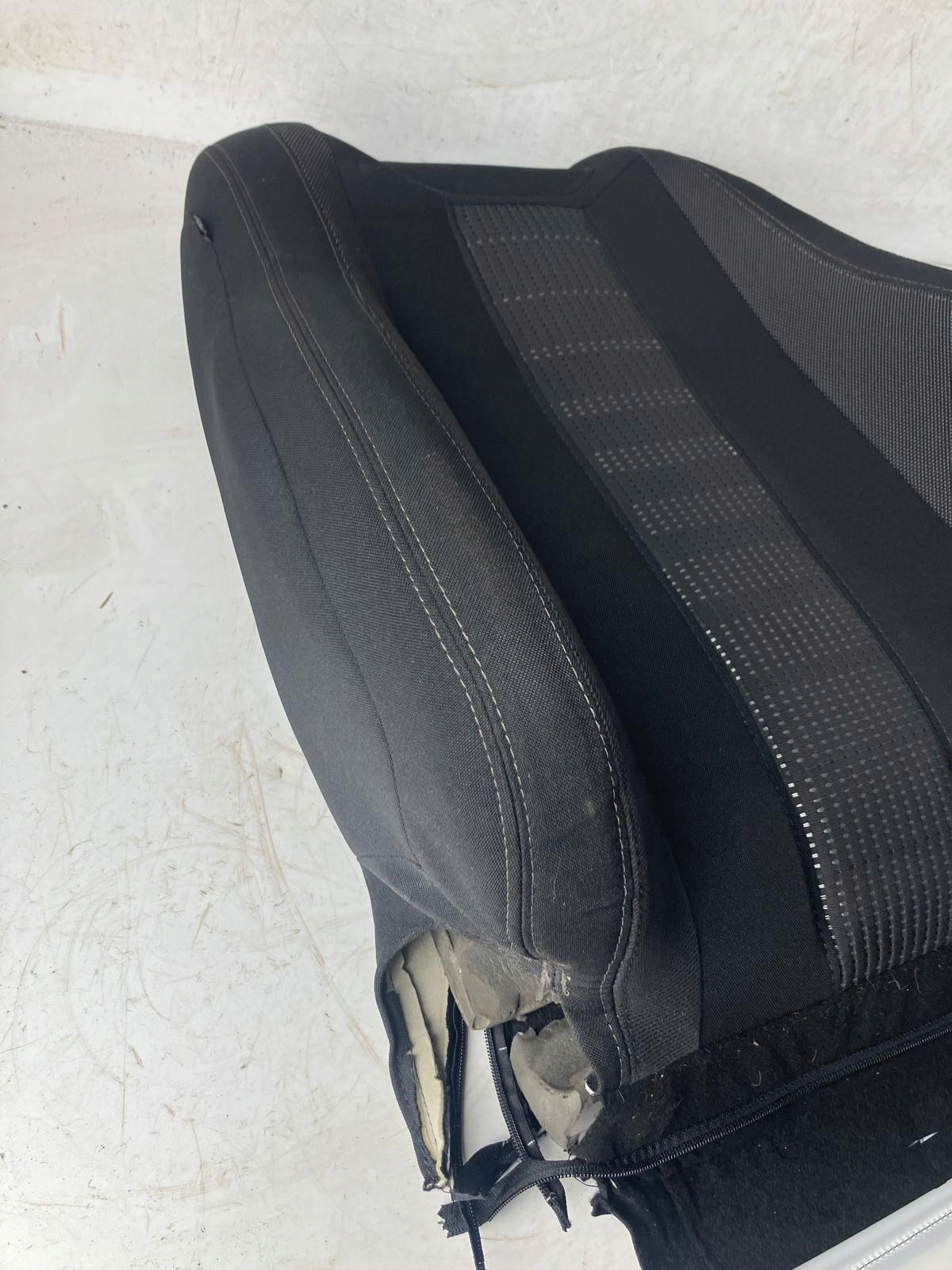 OPARCIE seat right front #16 PEUGEOT 308 T9