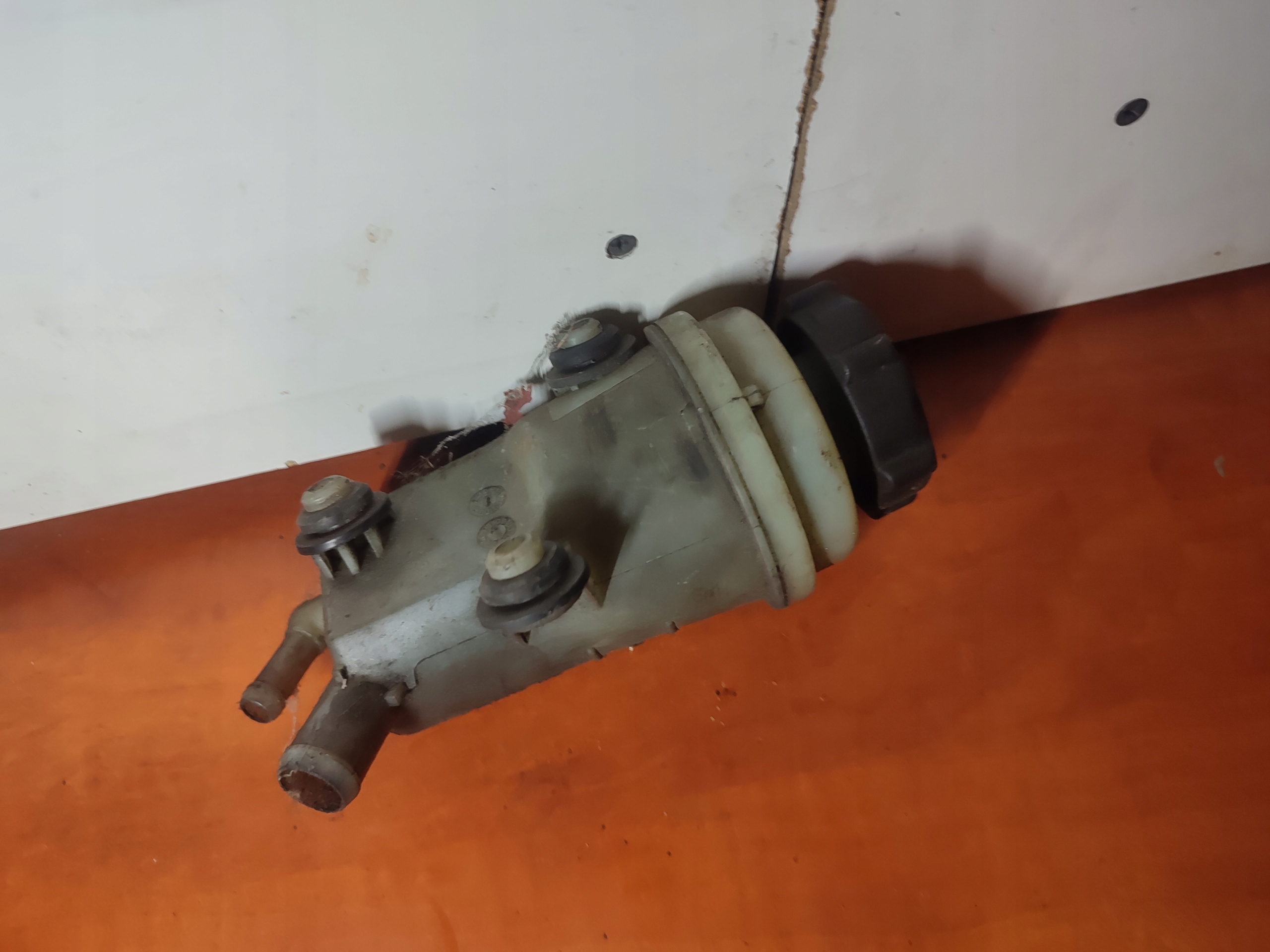 Servobehälter Focus MK1 98AG-3R700AH