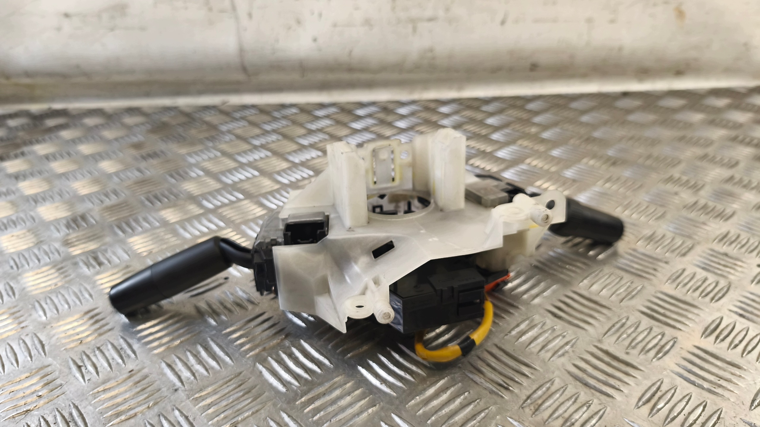 DEVIO LUCI TERGICRISTALLO TERGI MAZDA 3 2005r Z90G510882