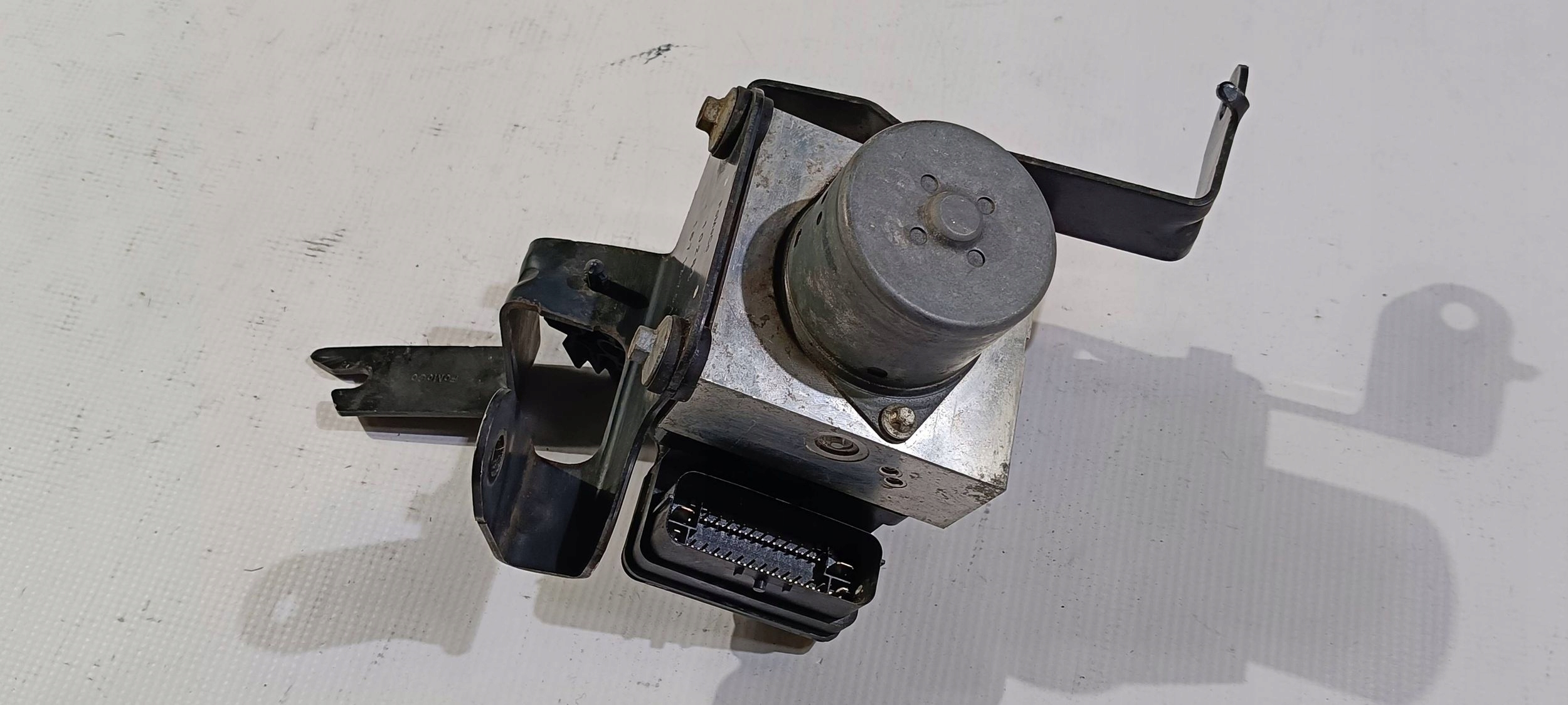 pump control unit ABS complete Ford Mustang 5.0 2011